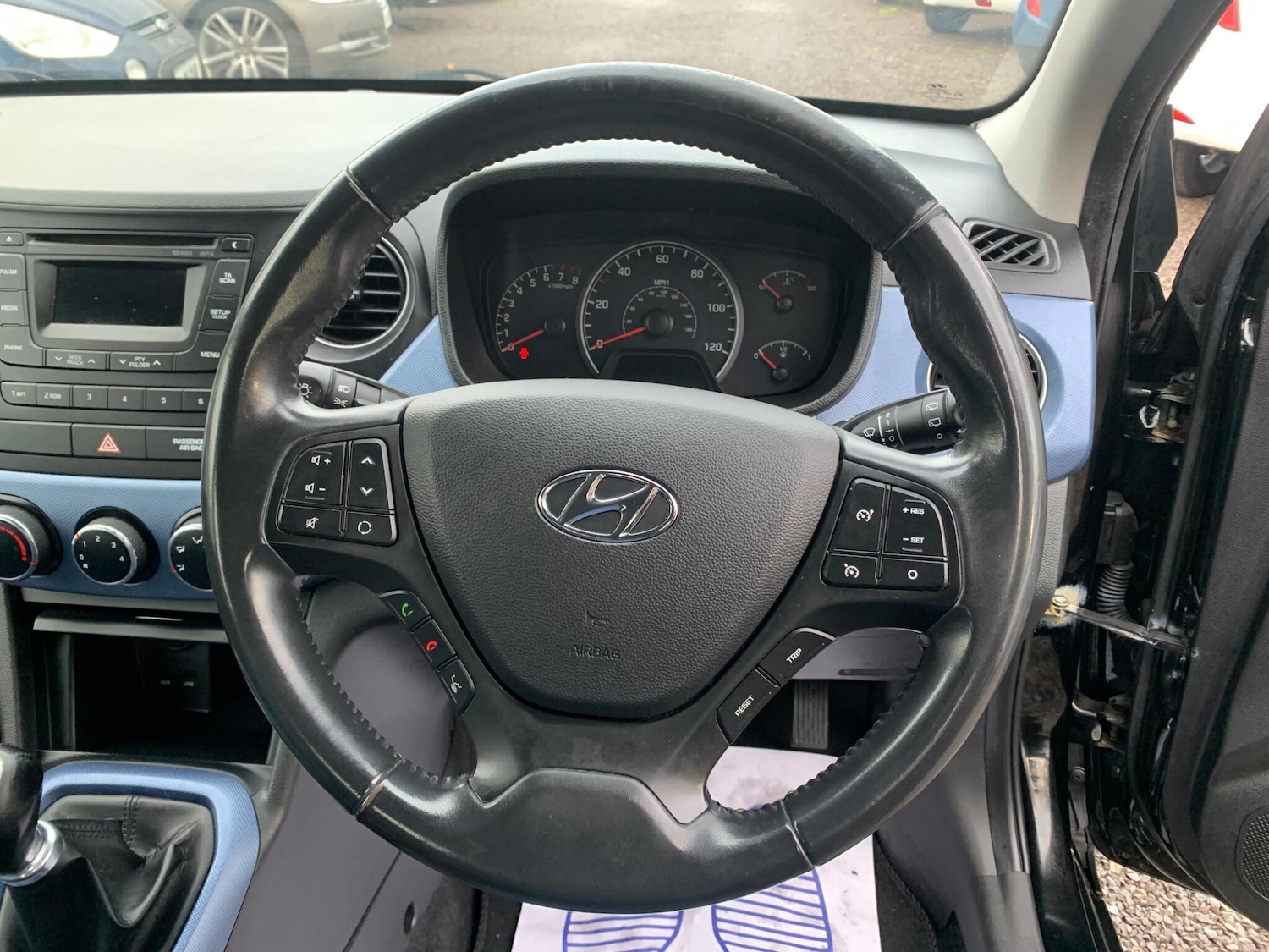 Used Hyundai i10 2015 for sale - 76839518: Photo 12