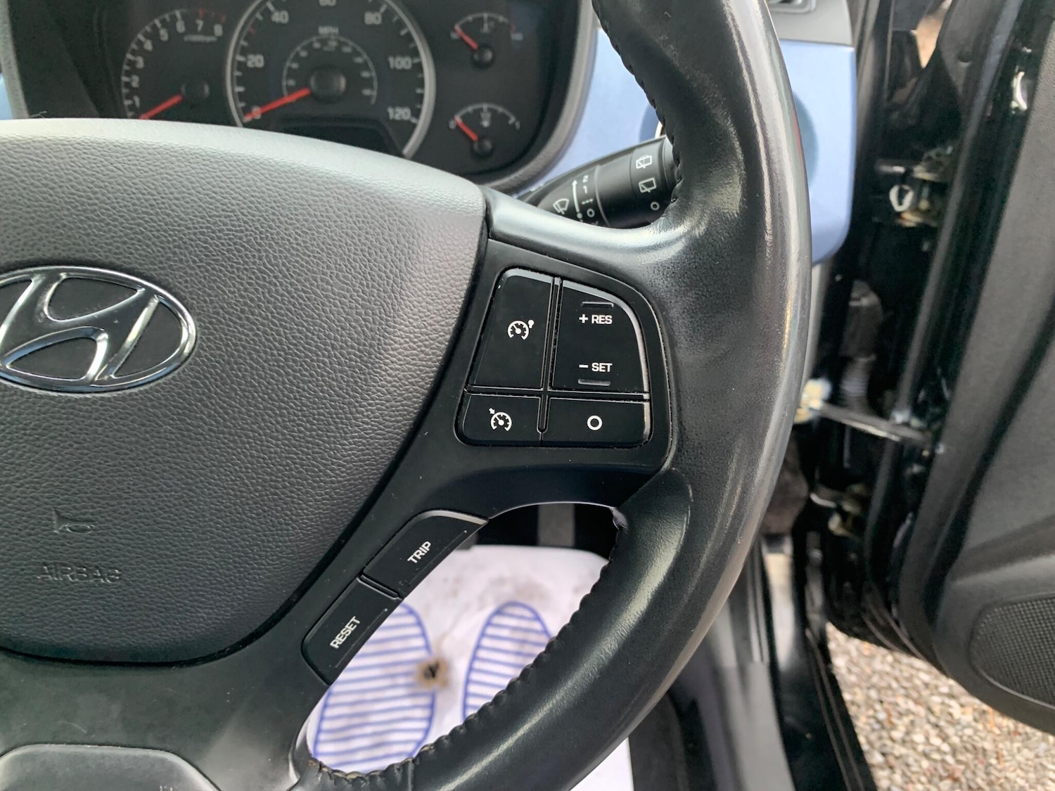 Used Hyundai i10 2015 for sale - 76839518: Photo 15