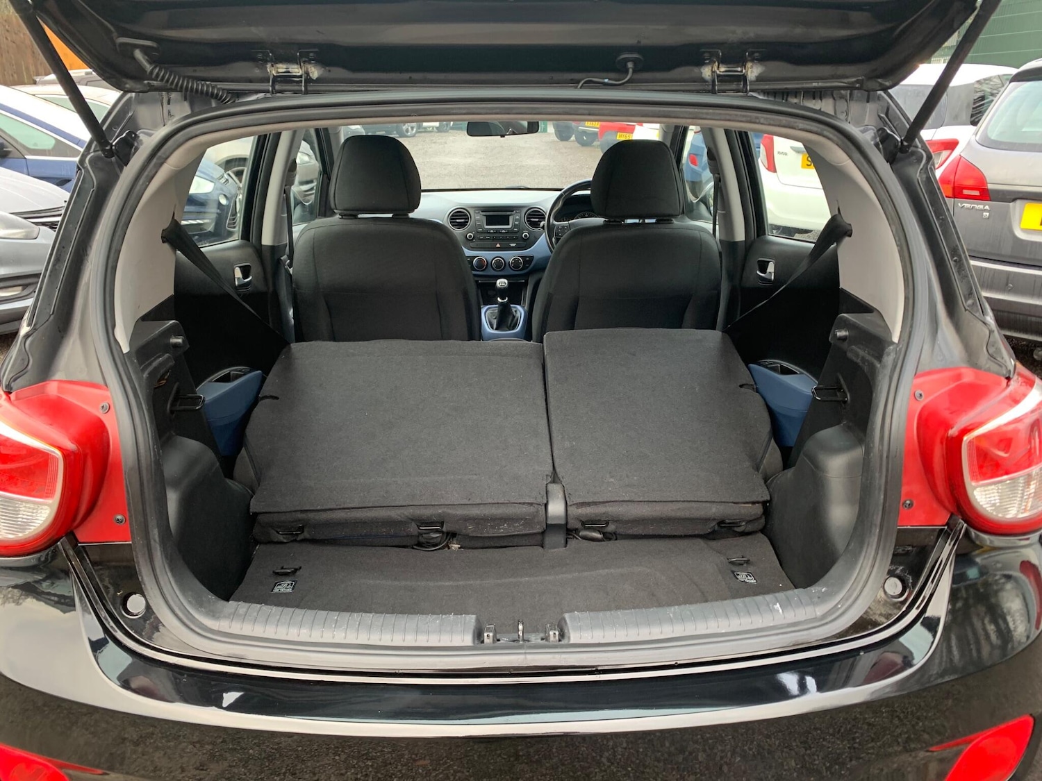 Used Hyundai i10 2015 for sale - 76839518: Photo 27