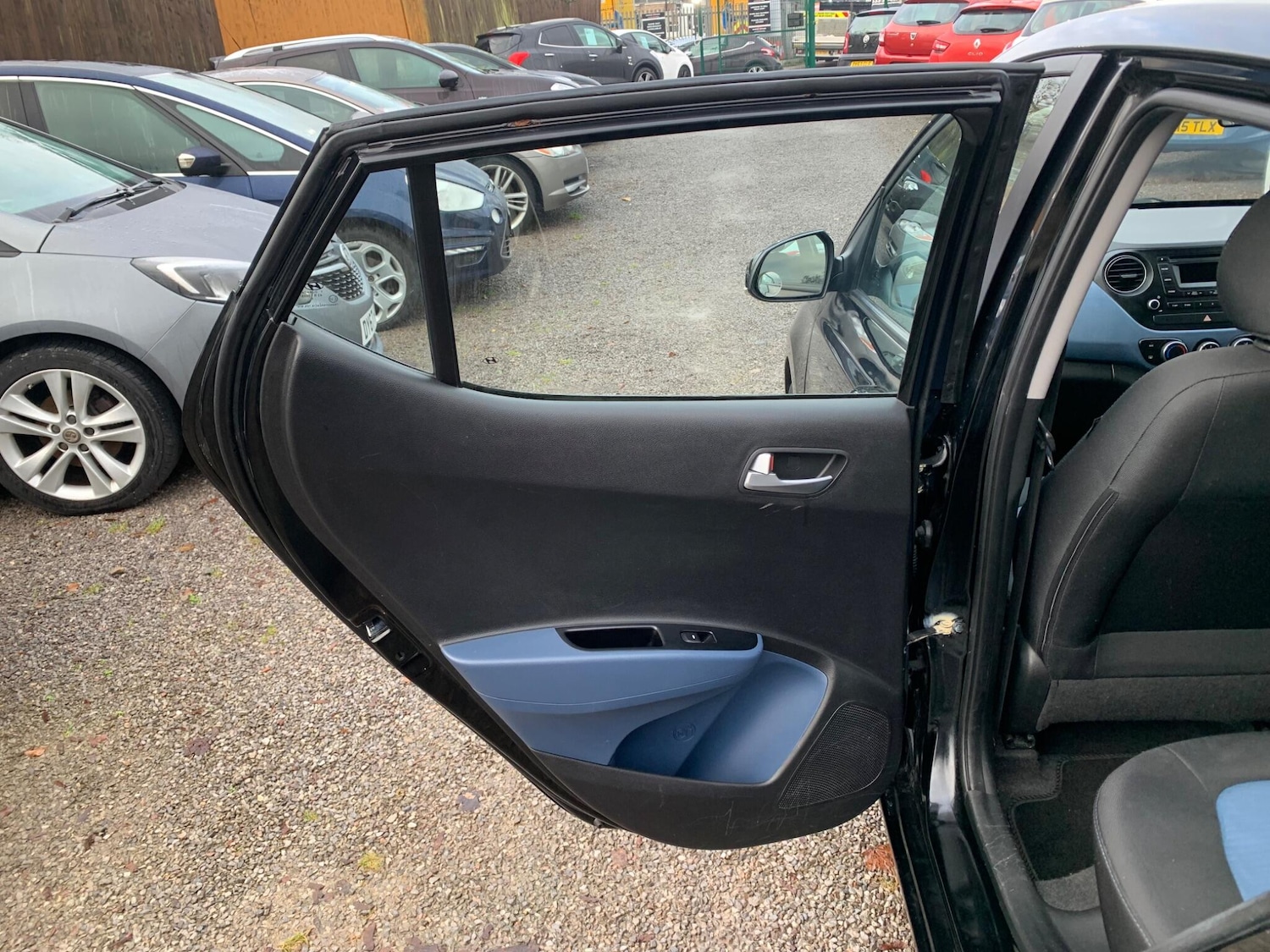 Used Hyundai i10 2015 for sale - 76839518: Photo 33