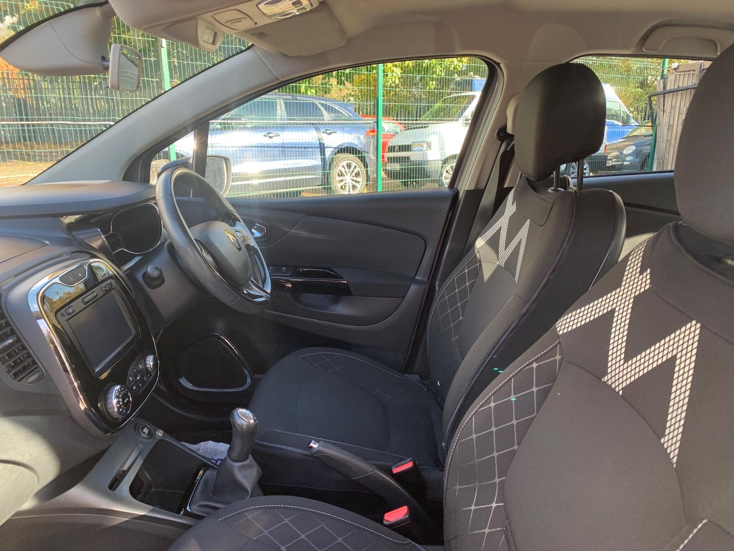 Used Renault Captur 2015 for sale - 76446826: Photo 33