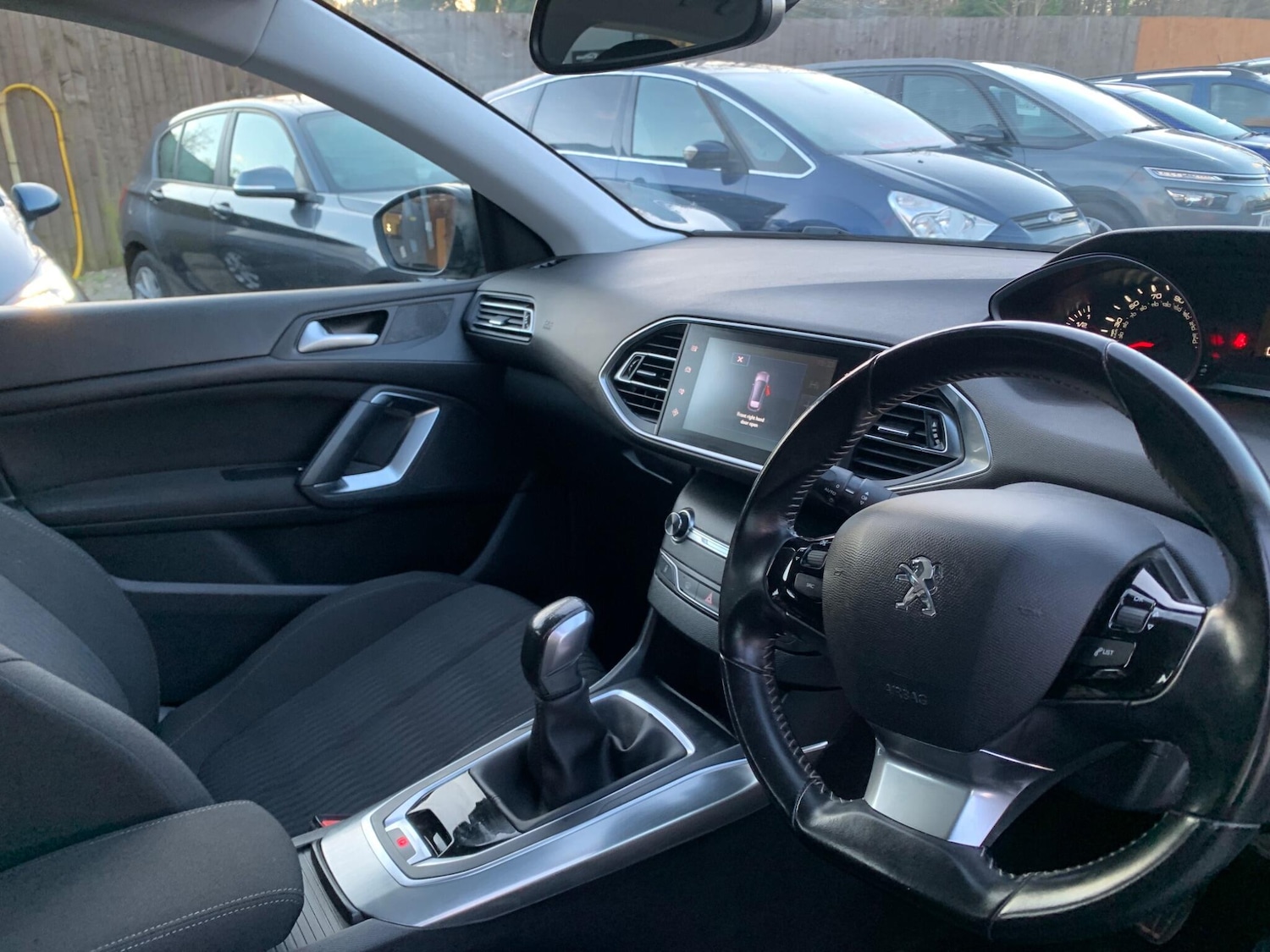 Used Peugeot 308 2015 for sale - 77049942: Photo 10