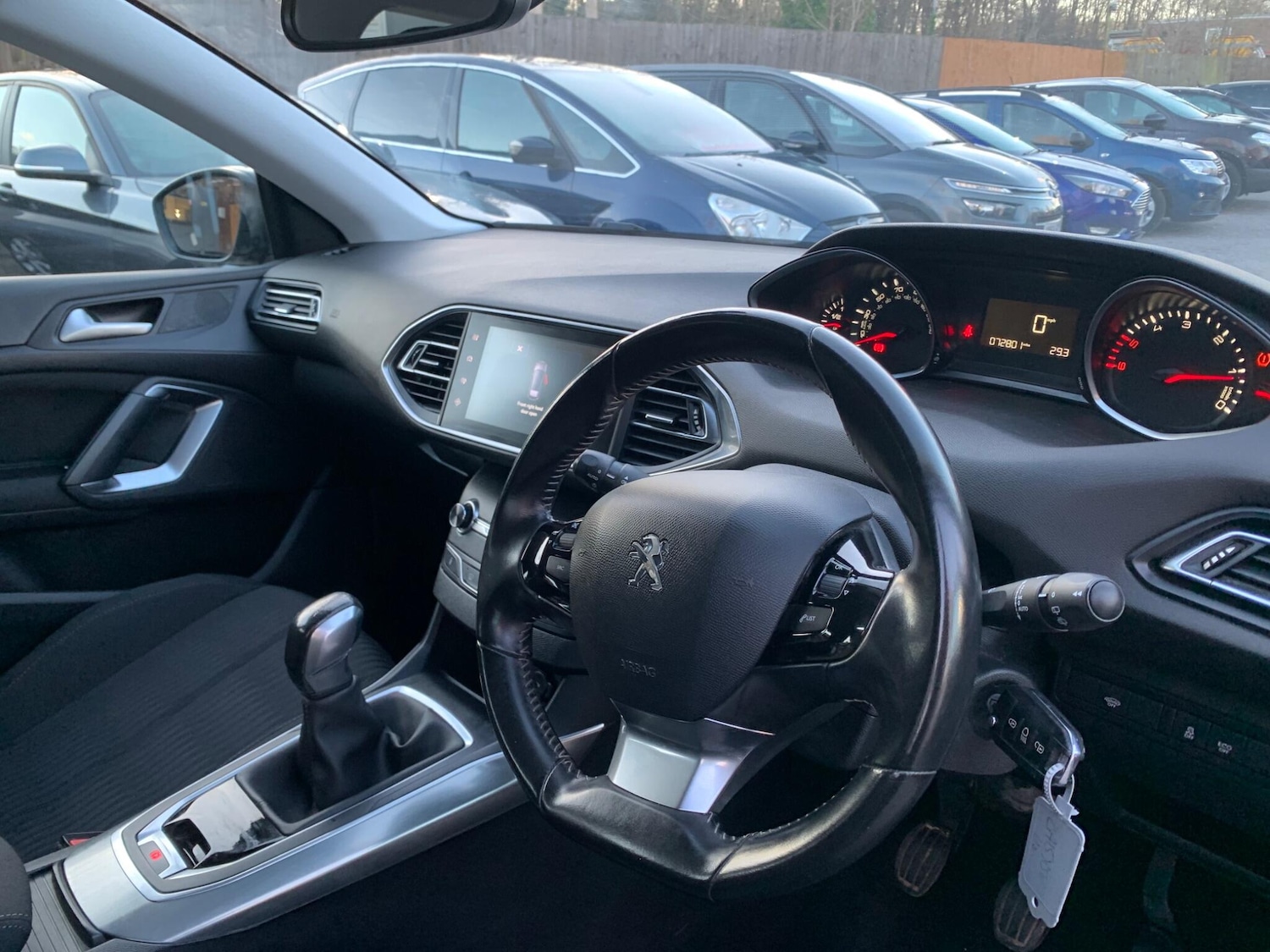 Used Peugeot 308 2015 for sale - 77049942: Photo 11