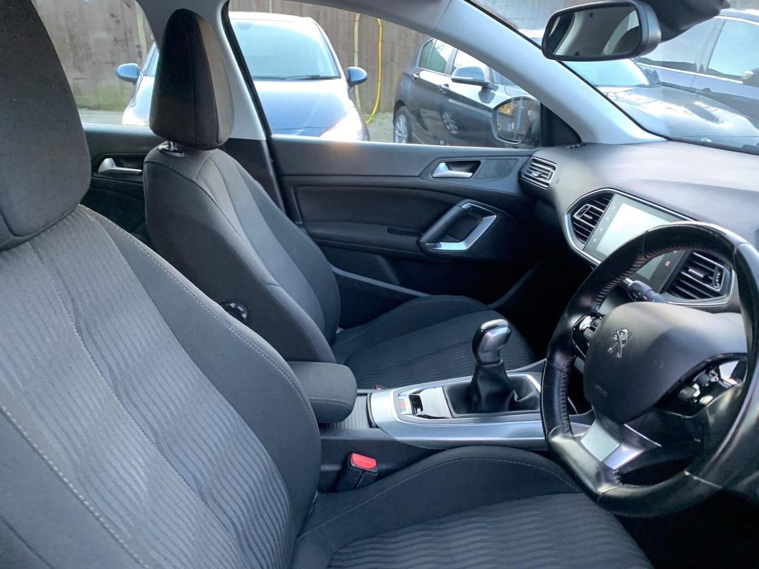 Used Peugeot 308 2015 for sale - 77049942: Photo 14