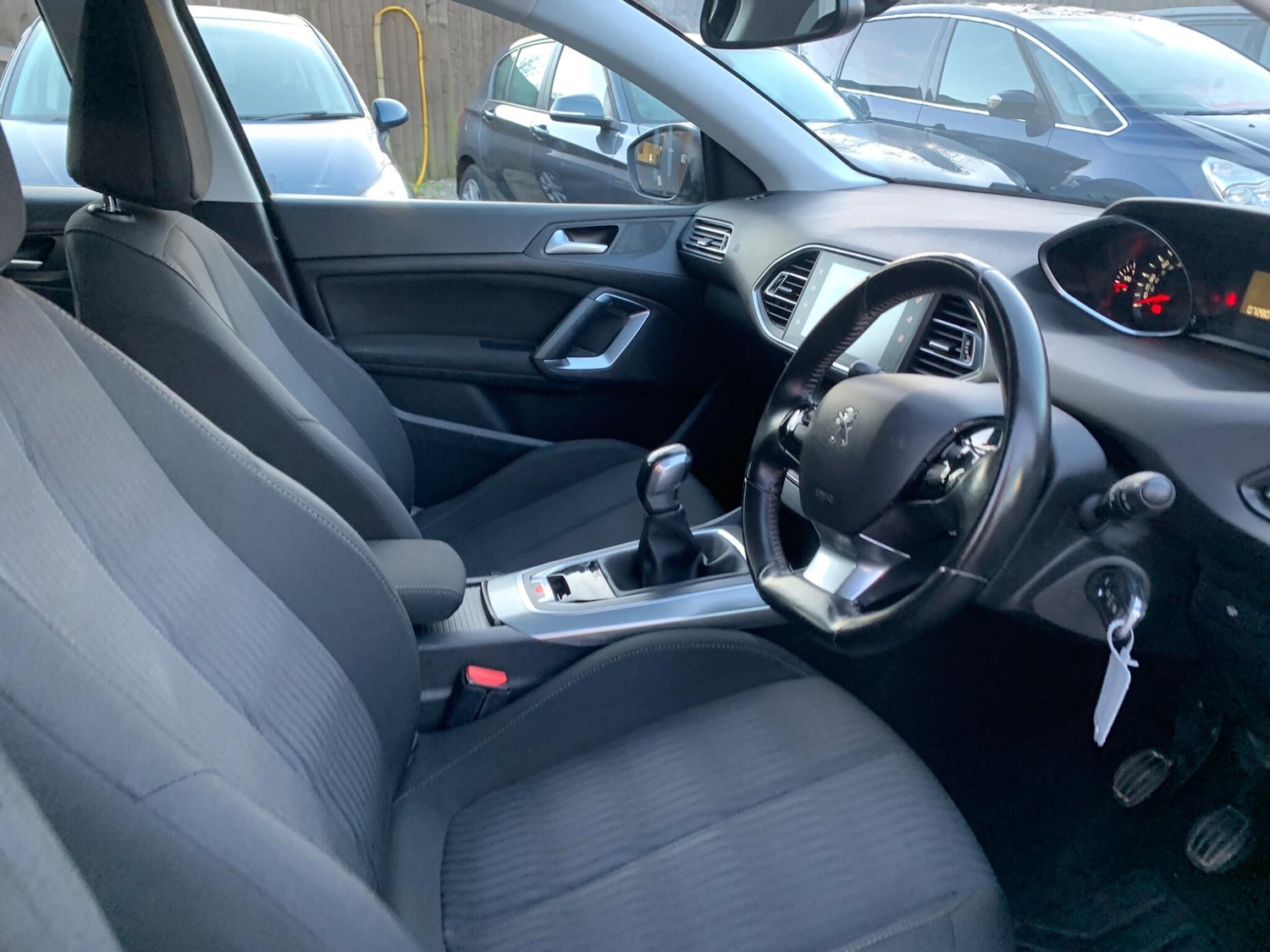 Used Peugeot 308 2015 for sale - 77049942: Photo 17