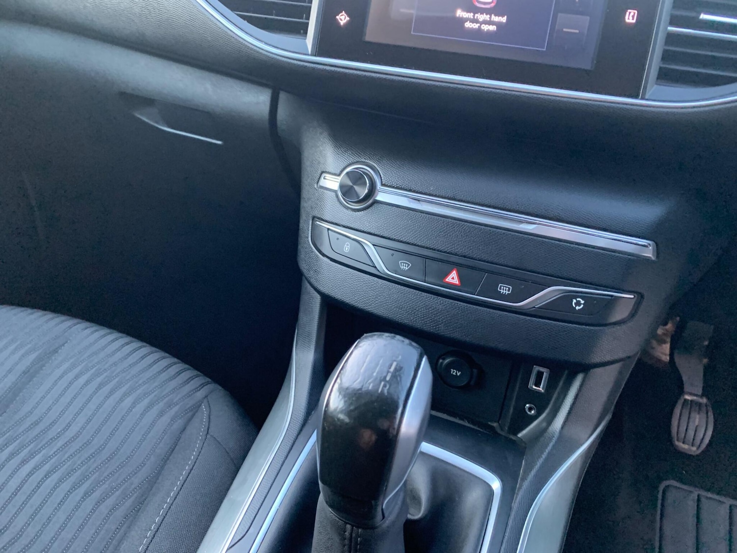 Used Peugeot 308 2015 for sale - 77049942: Photo 18