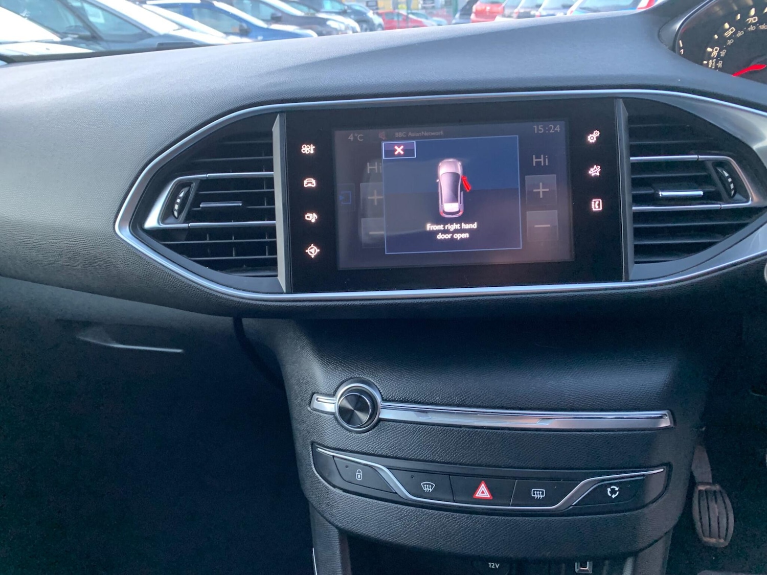 Used Peugeot 308 2015 for sale - 77049942: Photo 19