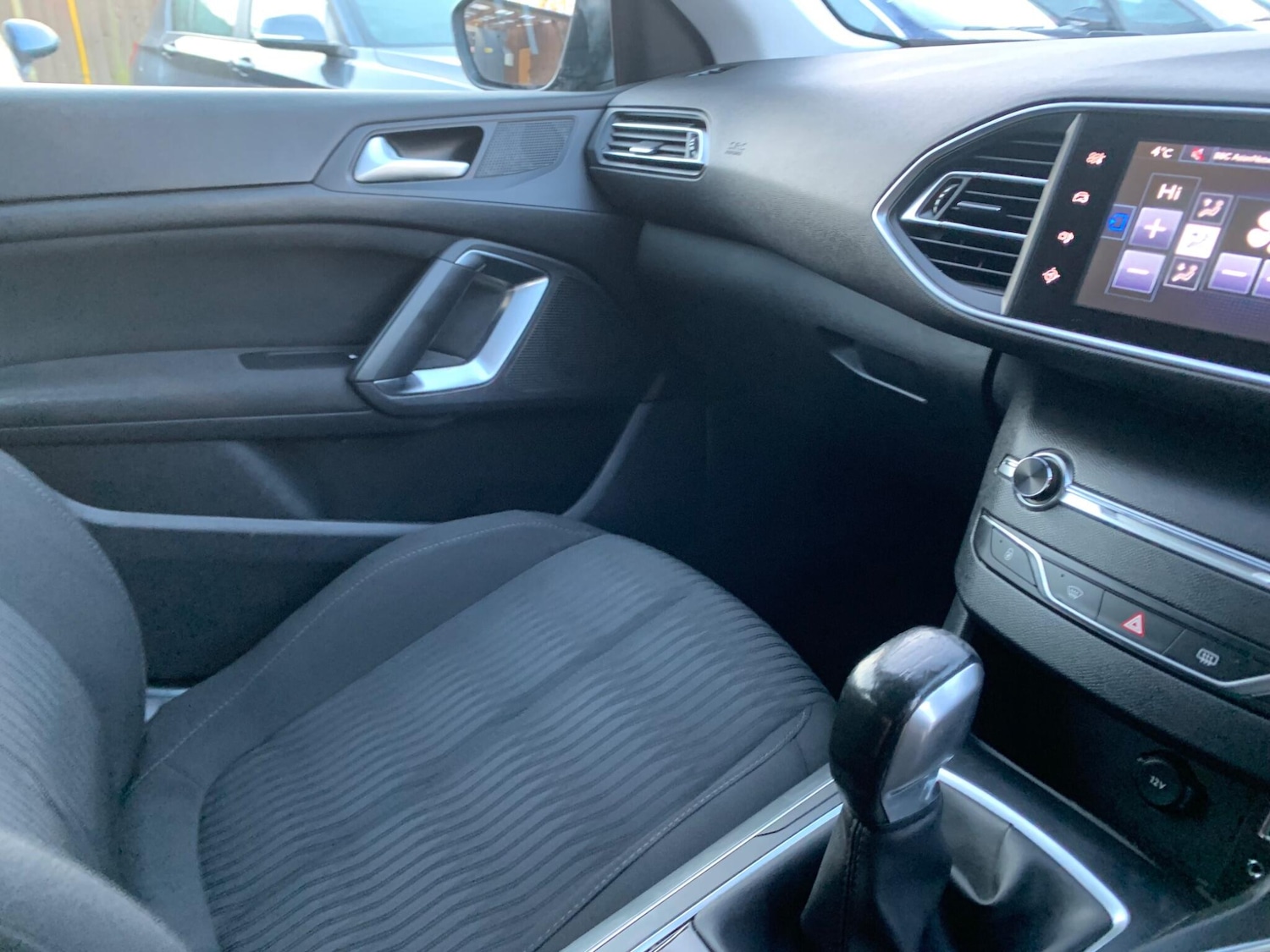 Used Peugeot 308 2015 for sale - 77049942: Photo 22