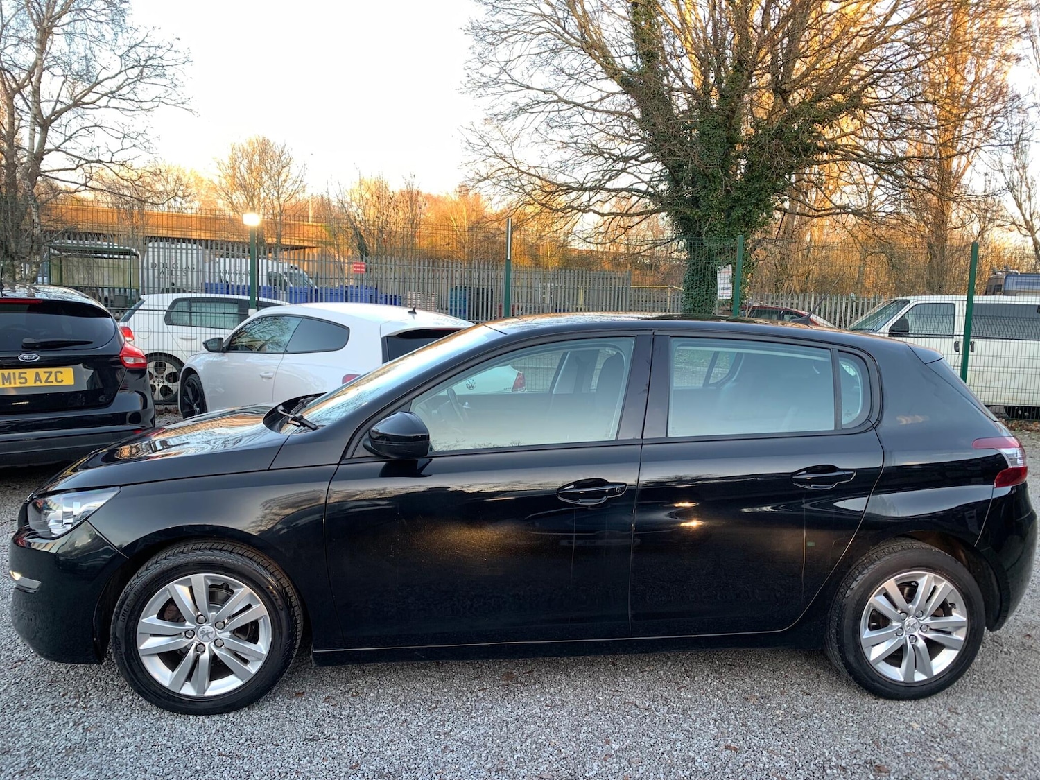 Used Peugeot 308 2015 for sale - 77049942: Photo 3