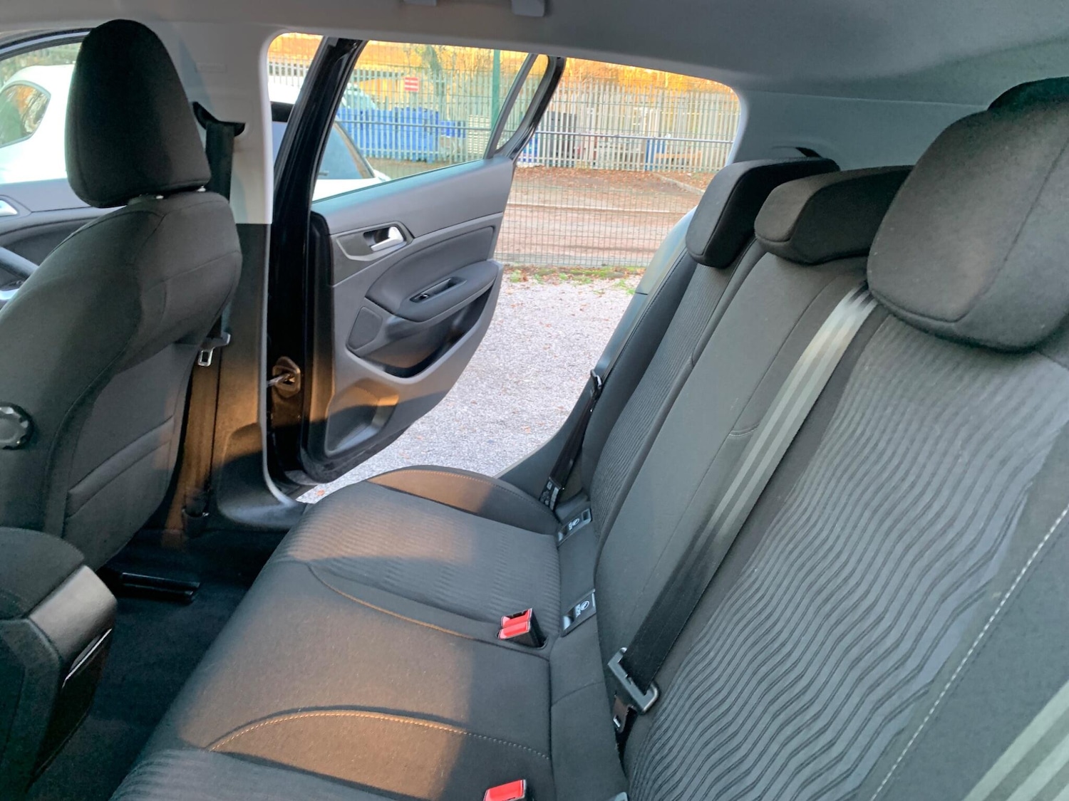 Used Peugeot 308 2015 for sale - 77049942: Photo 32