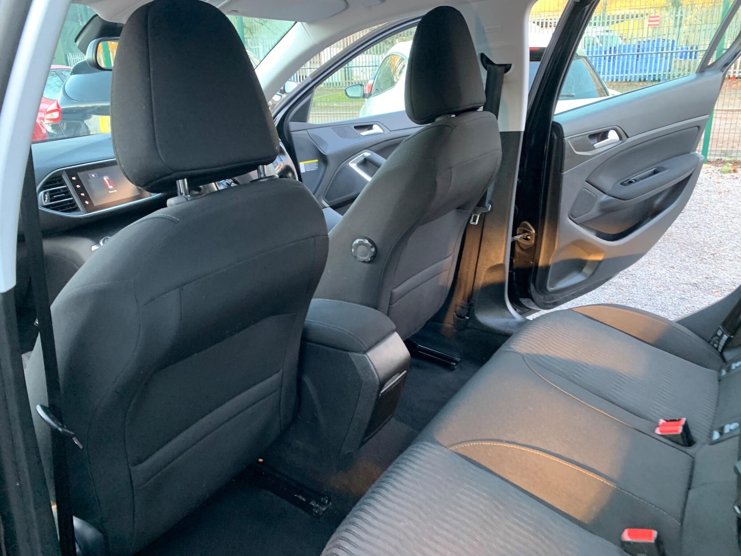 Used Peugeot 308 2015 for sale - 77049942: Photo 33