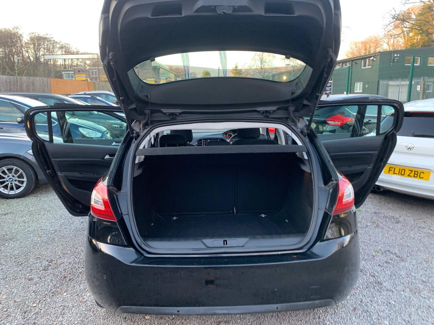 Used Peugeot 308 2015 for sale - 77049942: Photo 34