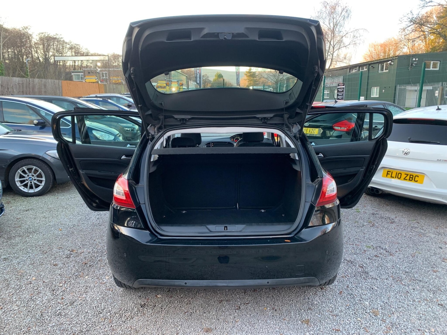 Used Peugeot 308 2015 for sale - 77049942: Photo 35