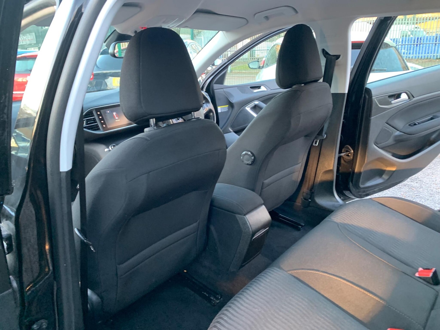 Used Peugeot 308 2015 for sale - 77049942: Photo 36