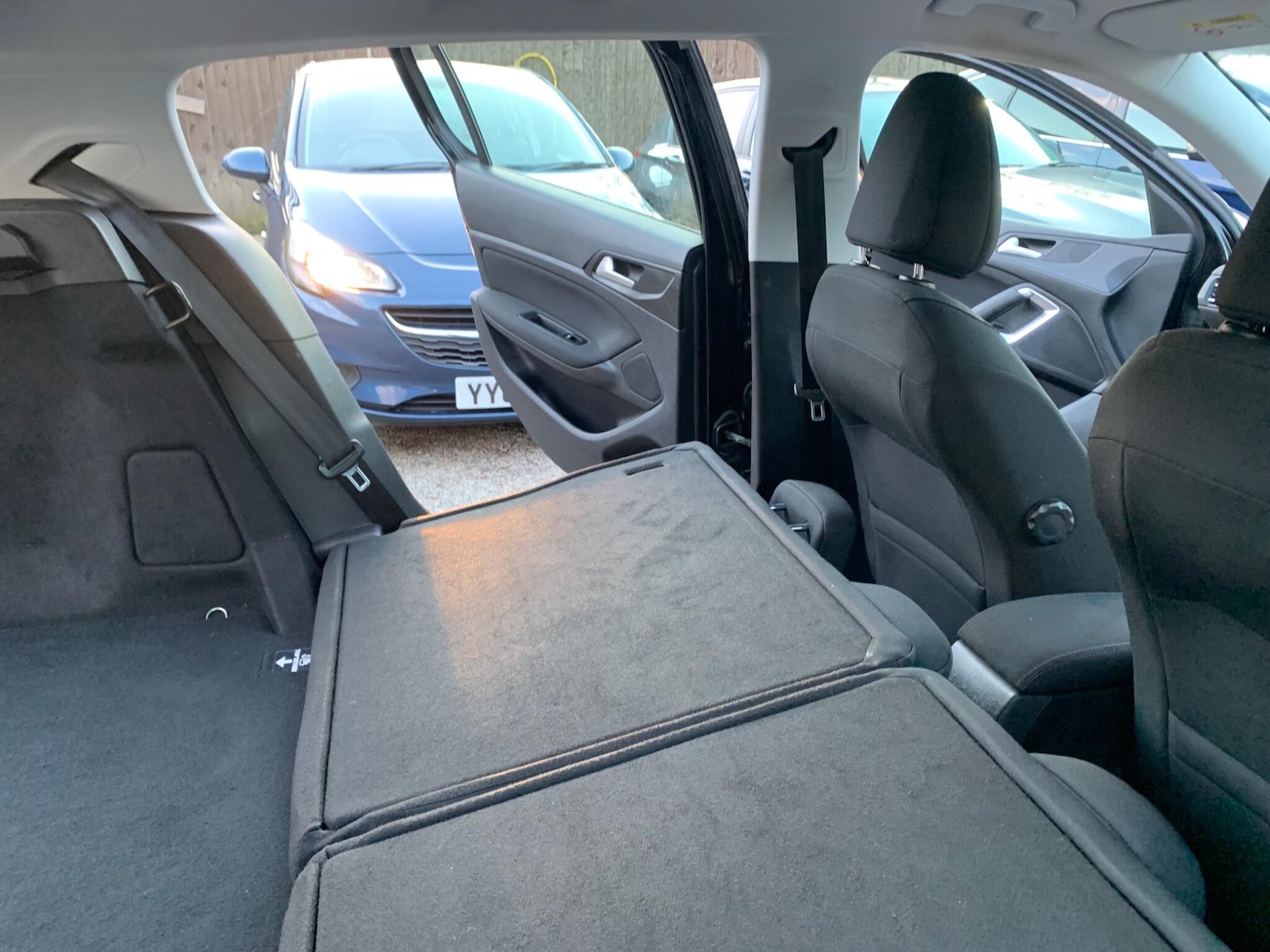 Used Peugeot 308 2015 for sale - 77049942: Photo 40