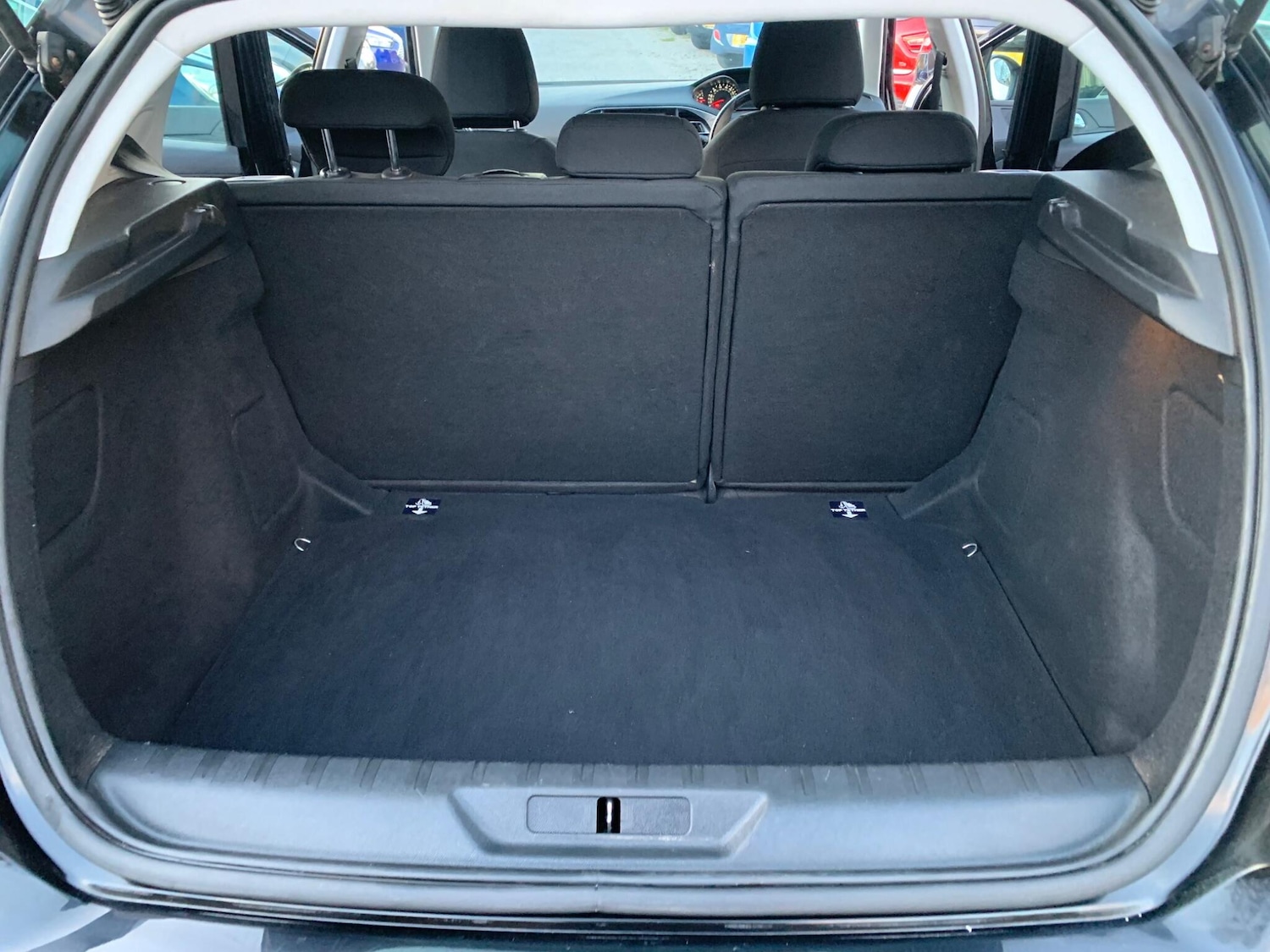 Used Peugeot 308 2015 for sale - 77049942: Photo 42