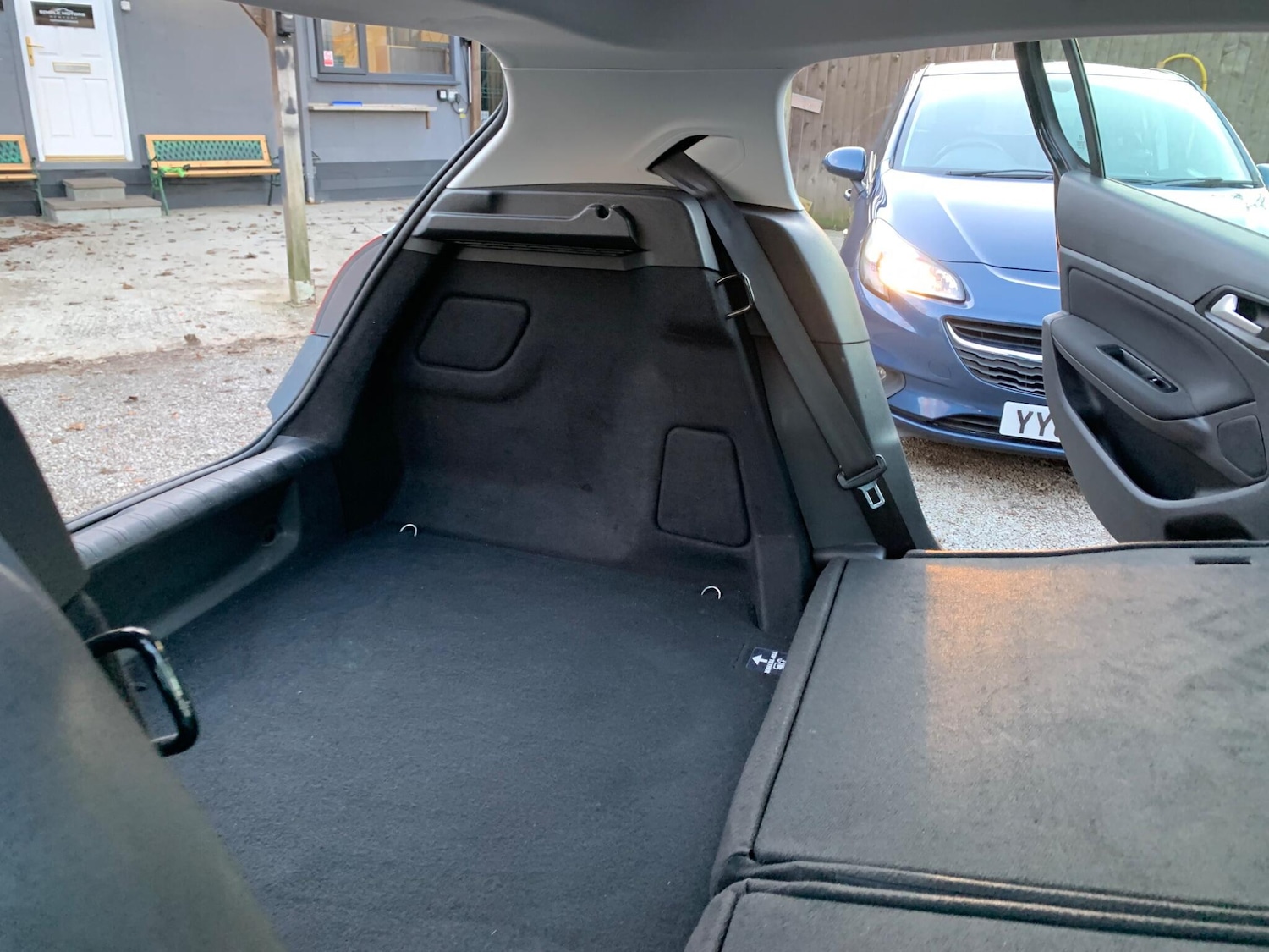 Used Peugeot 308 2015 for sale - 77049942: Photo 45