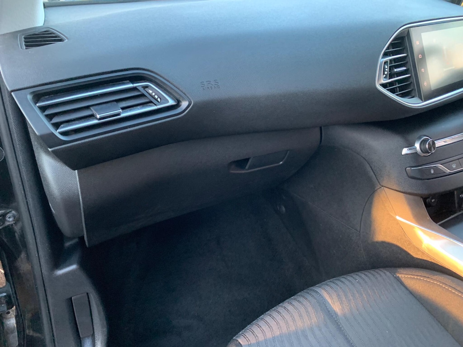 Used Peugeot 308 2015 for sale - 77049942: Photo 52