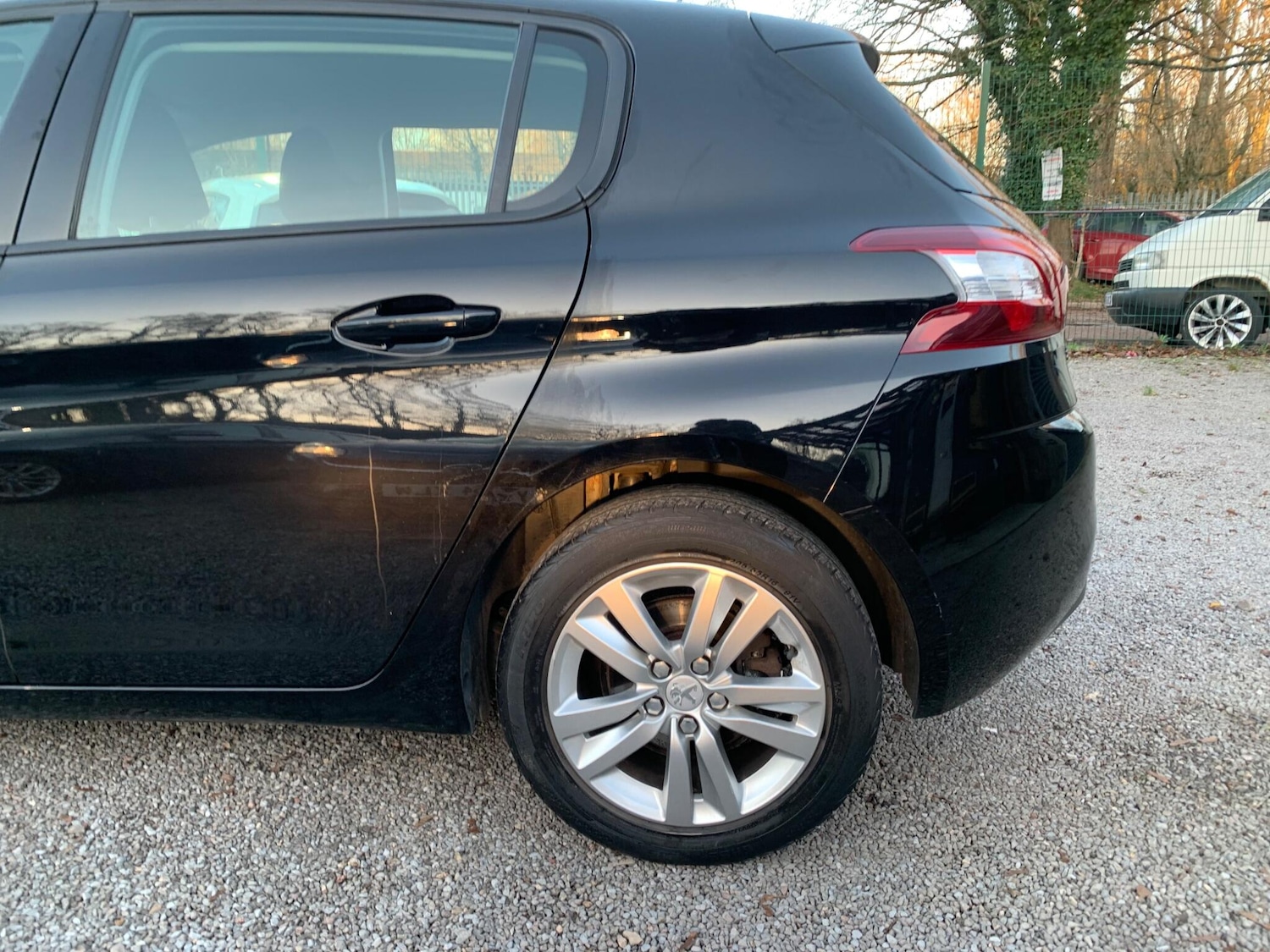 Used Peugeot 308 2015 for sale - 77049942: Photo 78