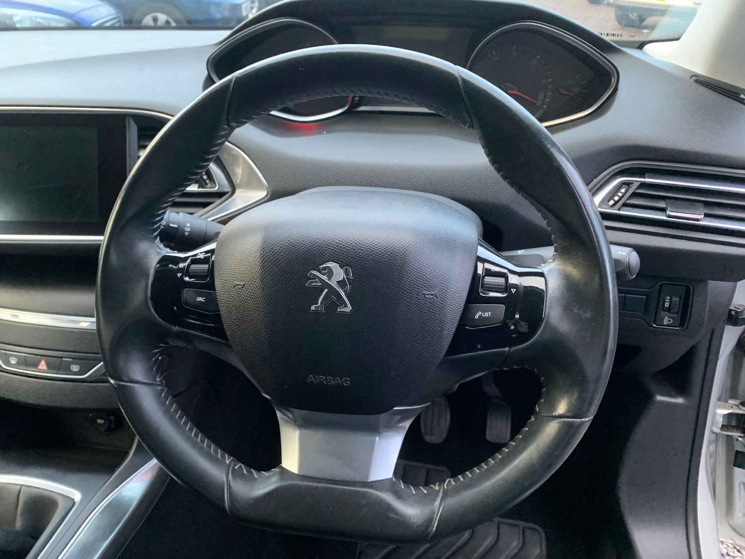 Used Peugeot 308 2014 for sale - 77395949: Photo 10