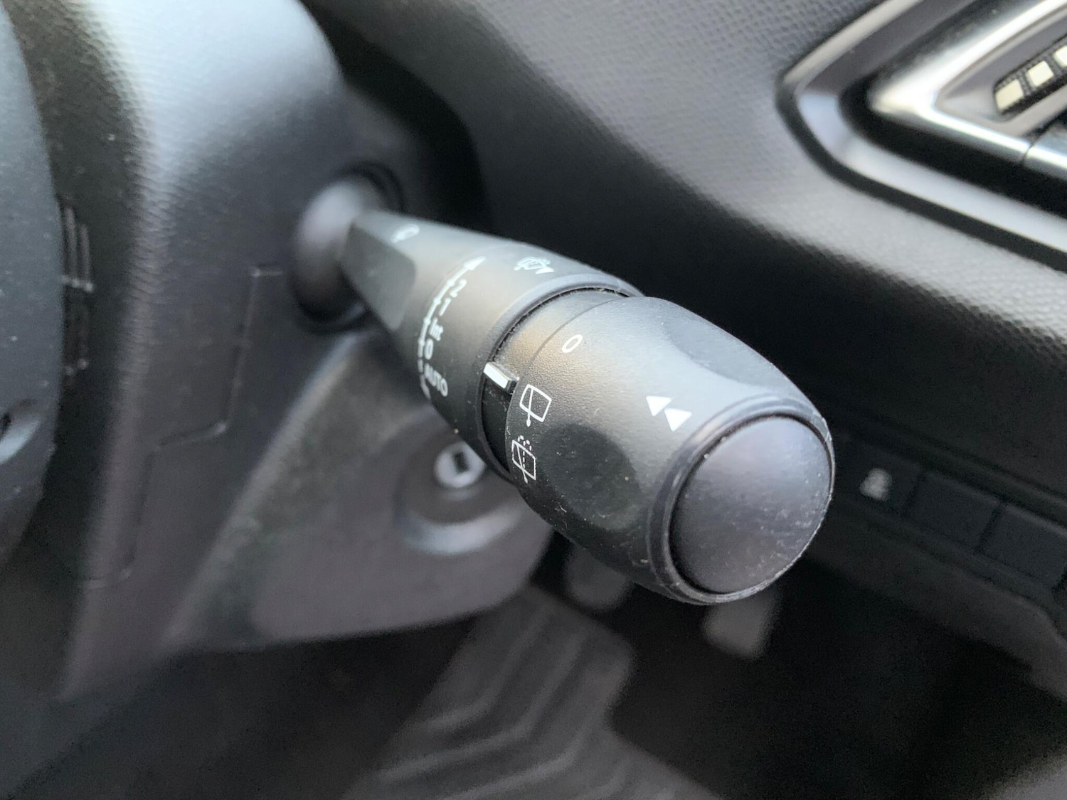 Used Peugeot 308 2014 for sale - 77395949: Photo 15