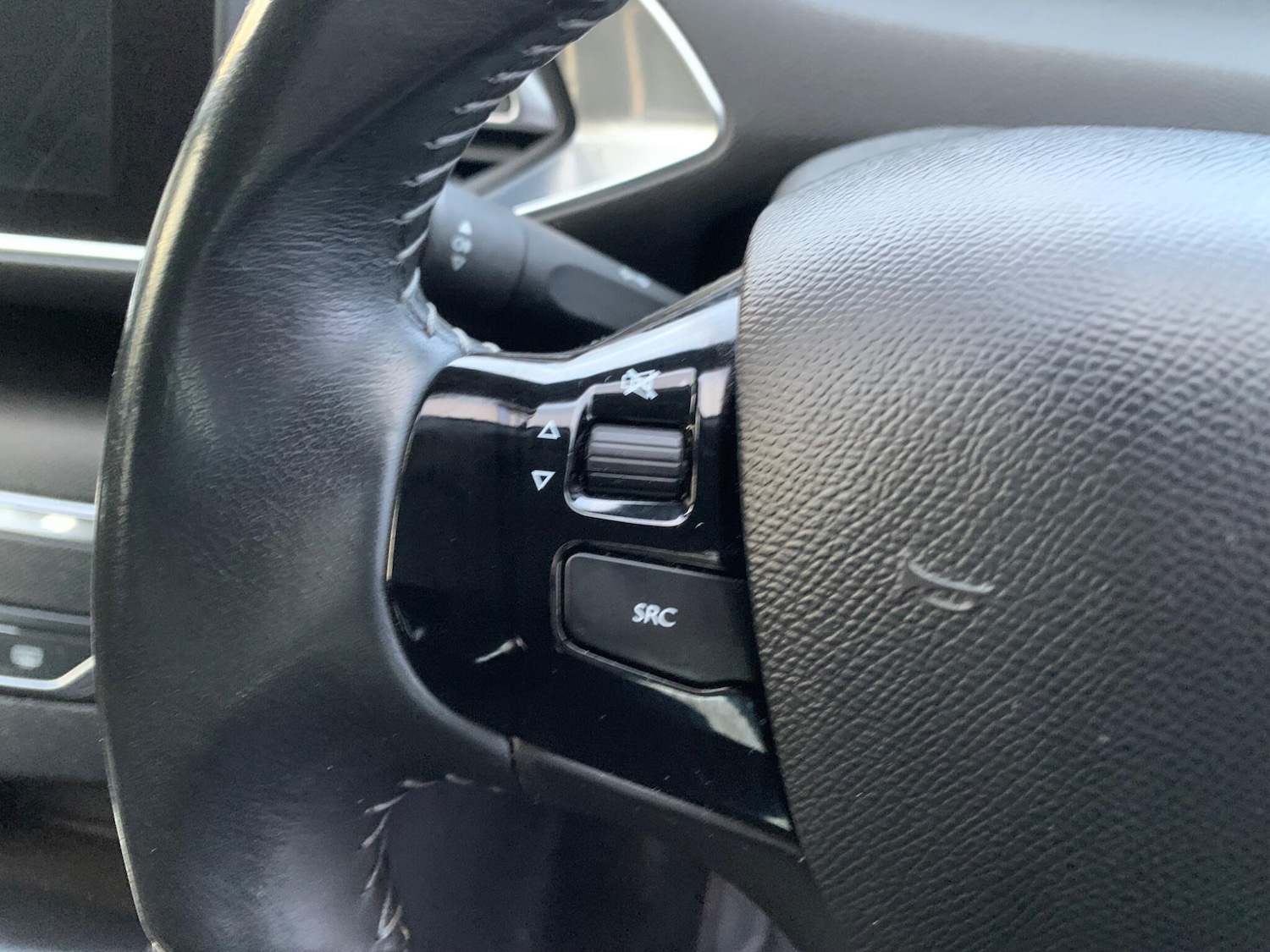 Used Peugeot 308 2014 for sale - 77395949: Photo 17