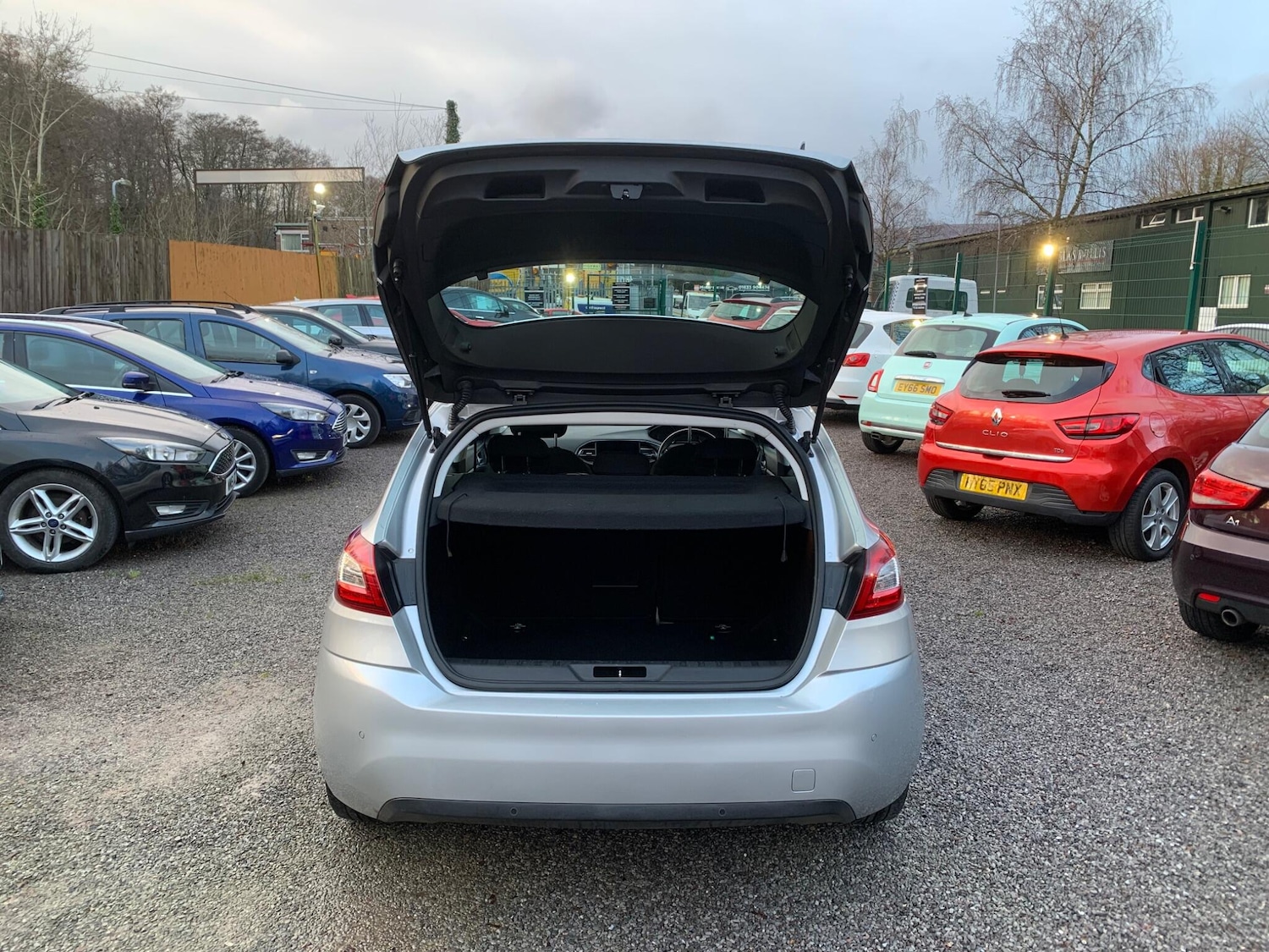 Used Peugeot 308 2014 for sale - 77395949: Photo 25