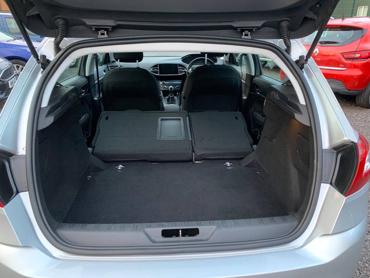 Used Peugeot 308 2014 for sale - 77395949: Photo 26