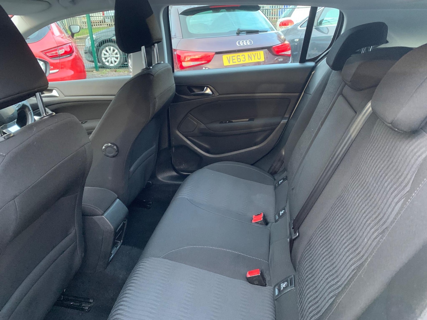 Used Peugeot 308 2014 for sale - 77395949: Photo 28