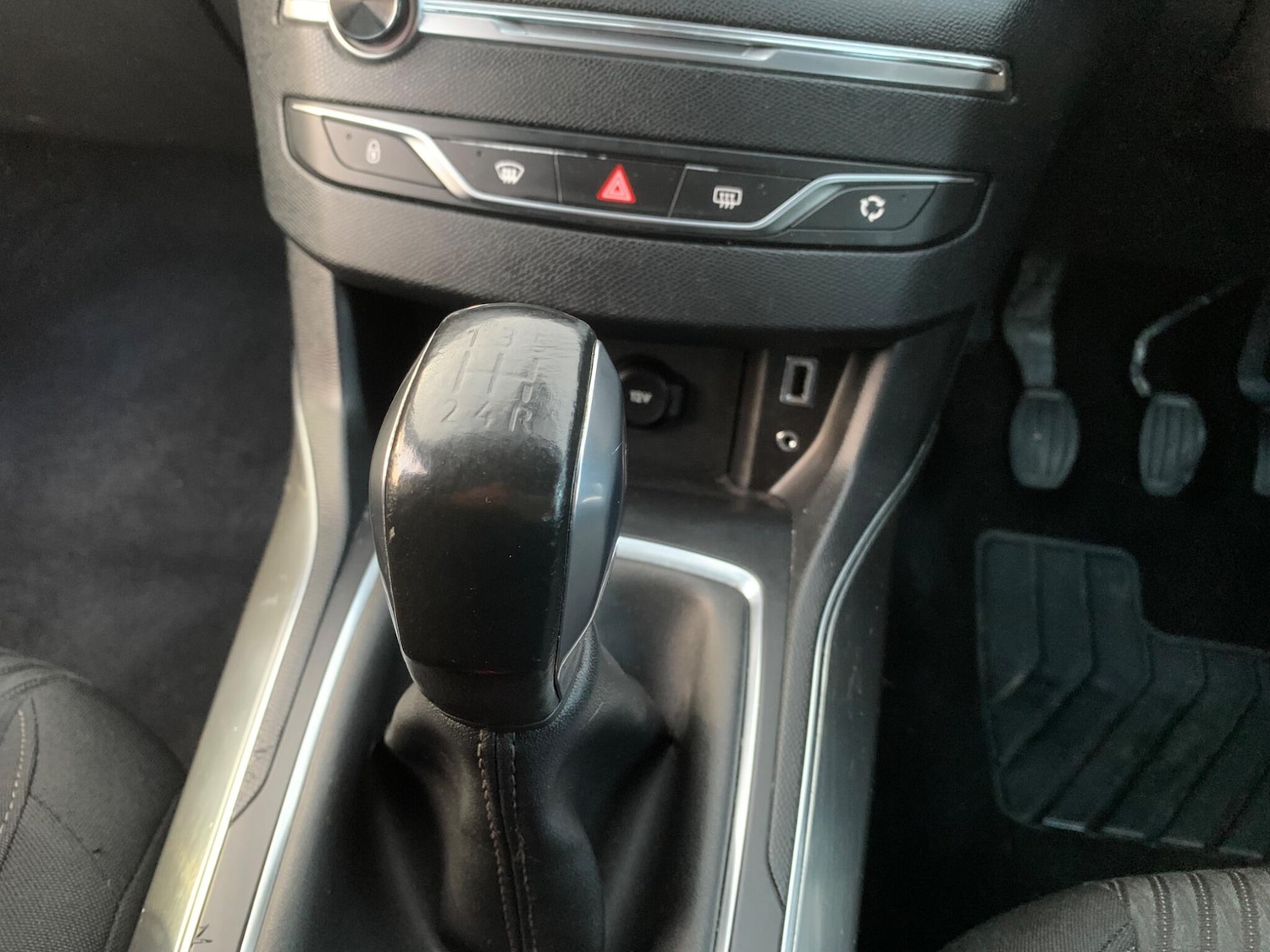 Used Peugeot 308 2014 for sale - 77395949: Photo 41