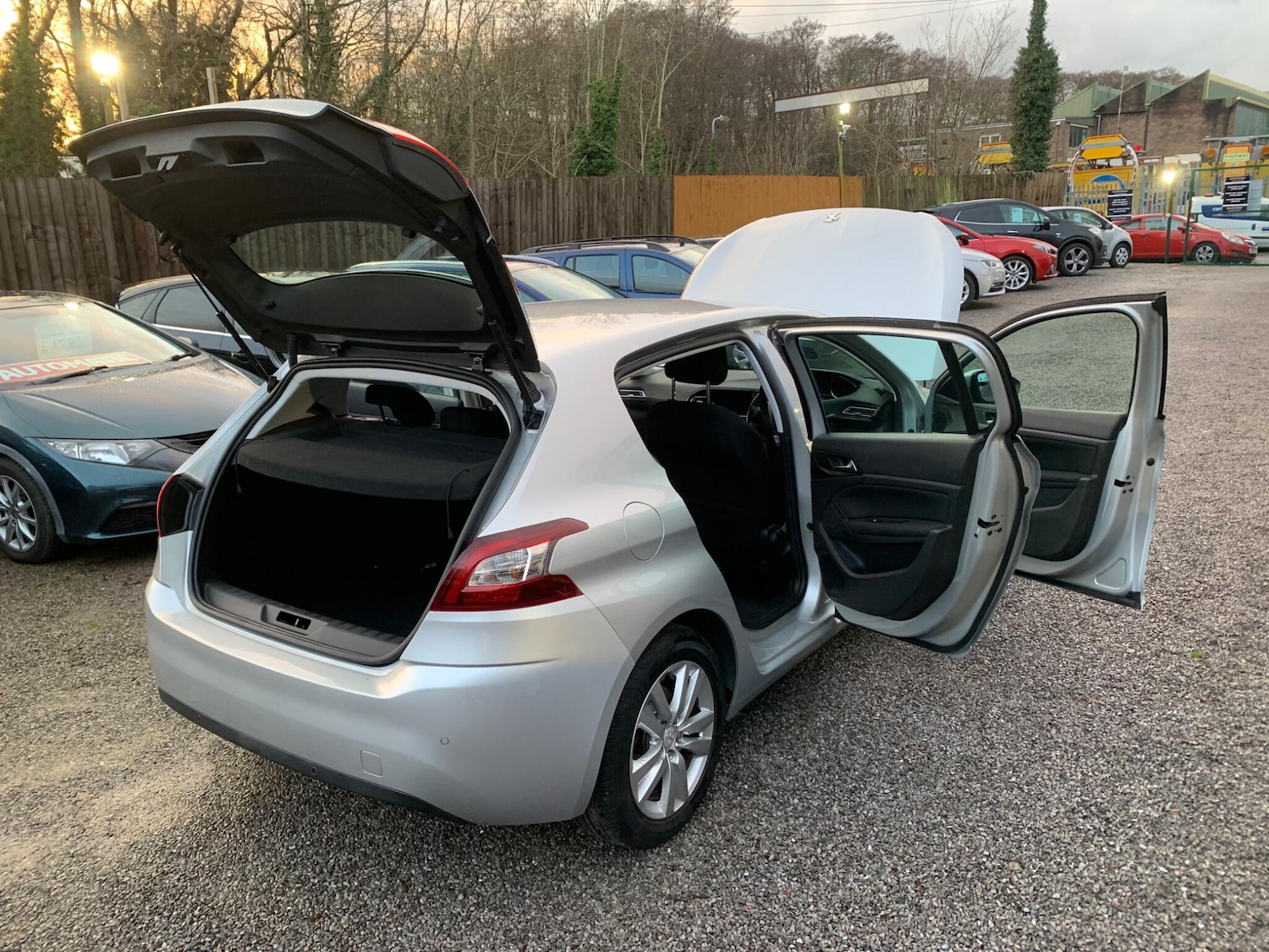 Used Peugeot 308 2014 for sale - 77395949: Photo 49