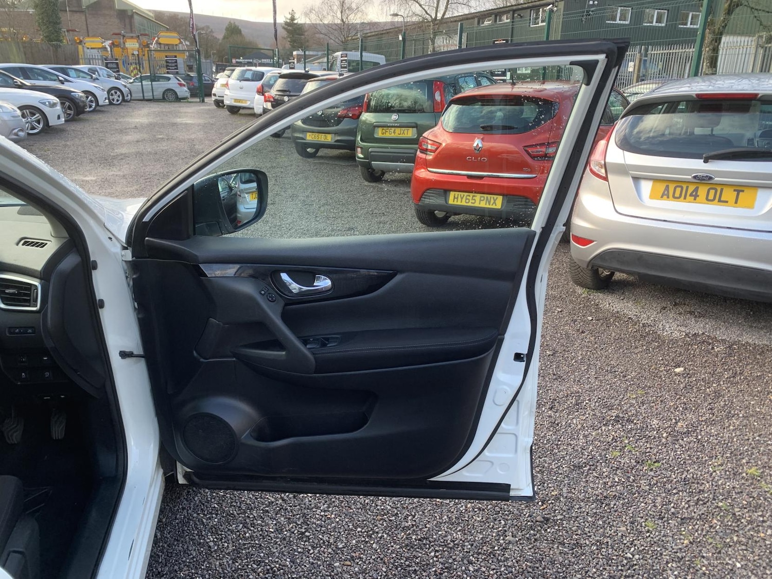 Used Nissan Qashqai 2017 for sale - 77897937: Photo 20