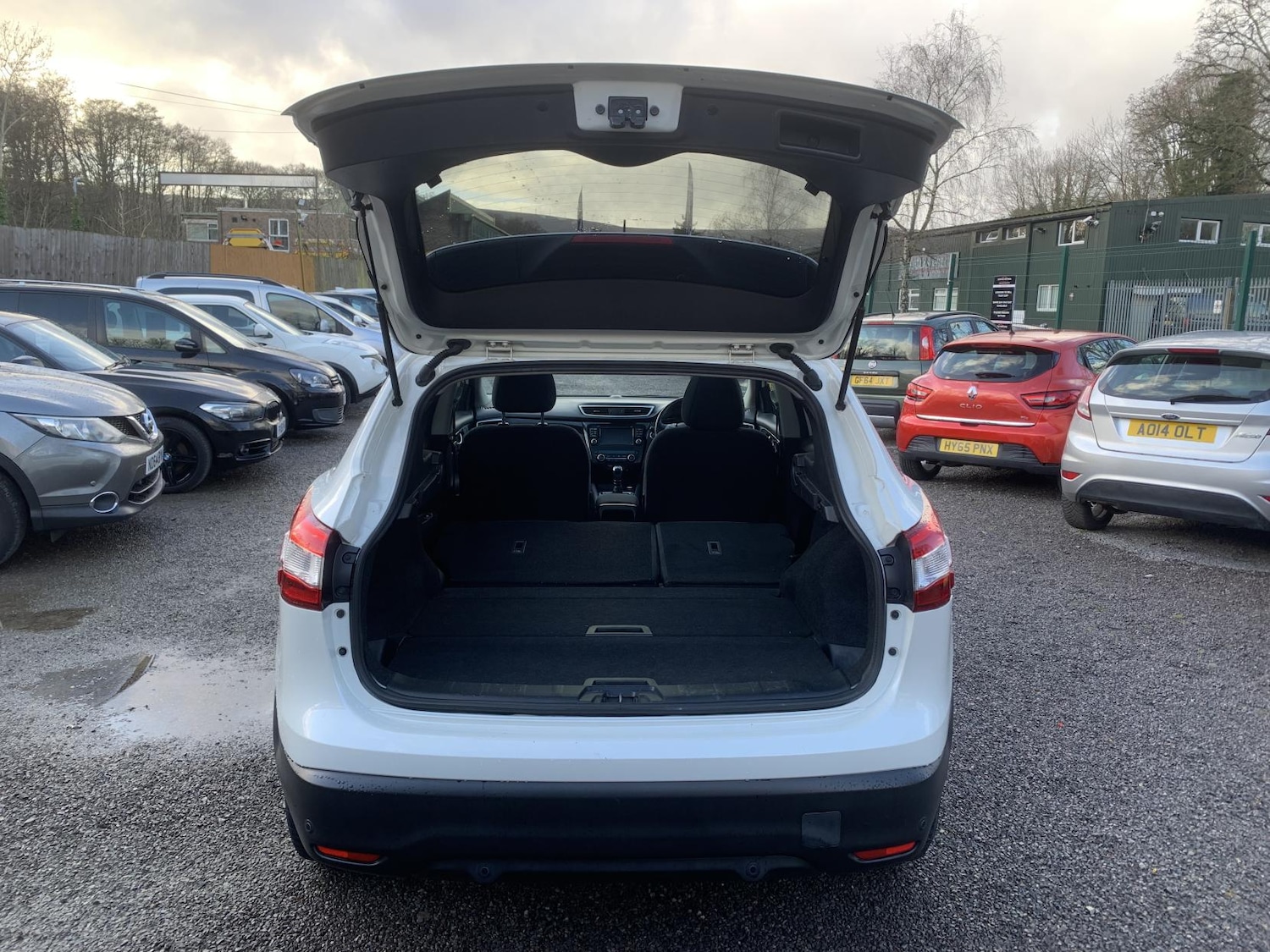 Used Nissan Qashqai 2017 for sale - 77897937: Photo 25