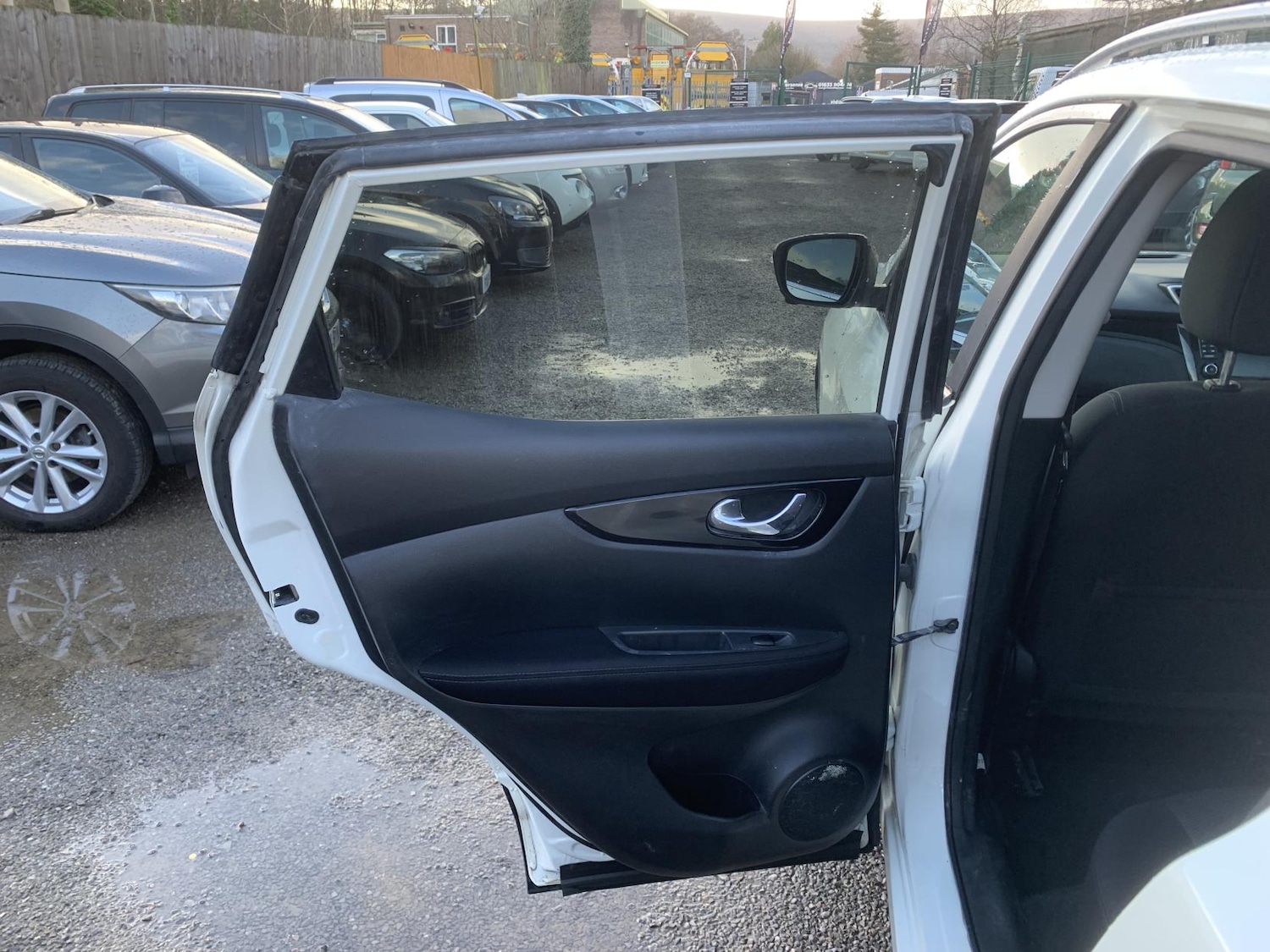 Used Nissan Qashqai 2017 for sale - 77897937: Photo 30