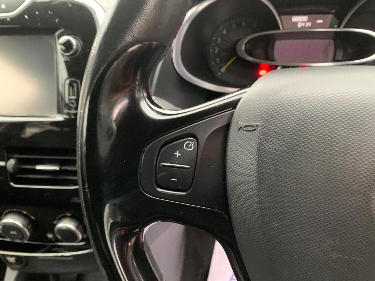 Used Renault Clio 2015 for sale - 77591051: Photo 14