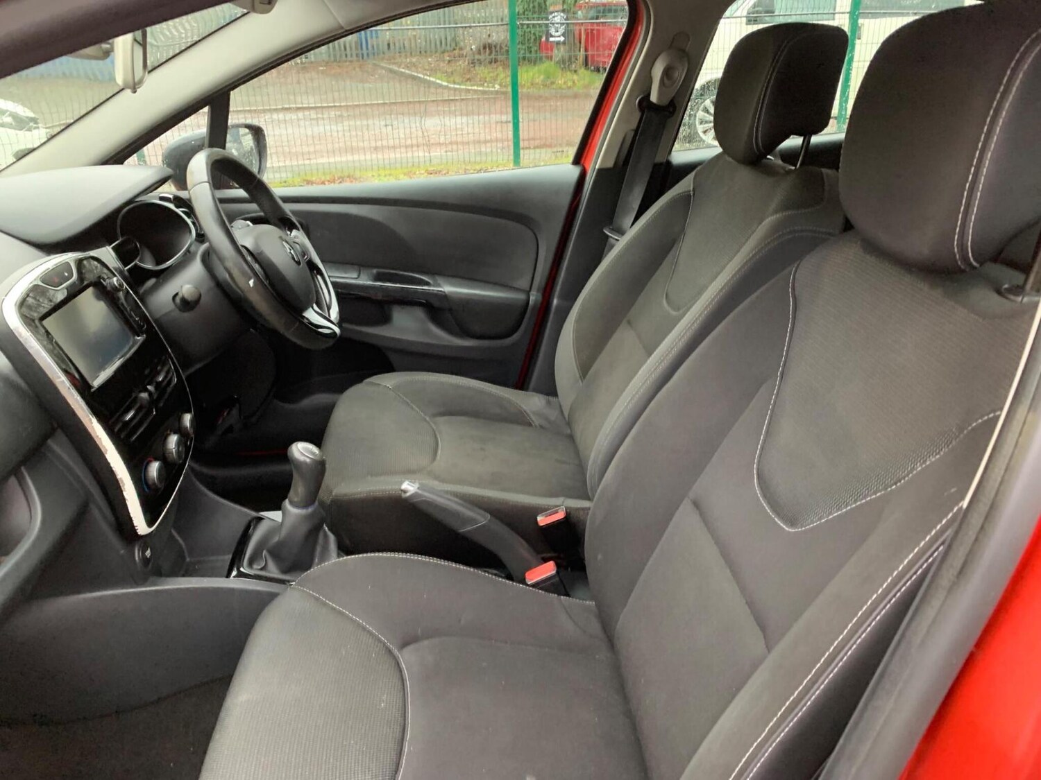 Used Renault Clio 2015 for sale - 77591051: Photo 38