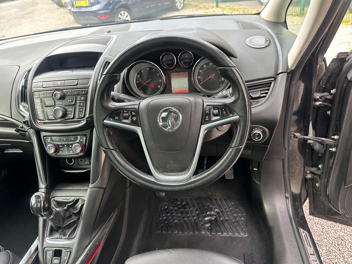 Used Vauxhall Zafira Tourer 2015 for sale - 76349388: Photo 14