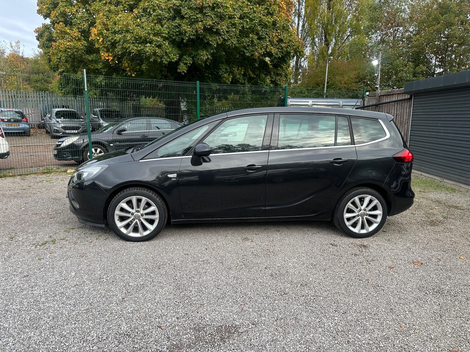 Used Vauxhall Zafira Tourer 2015 for sale - 76349388: Photo 2