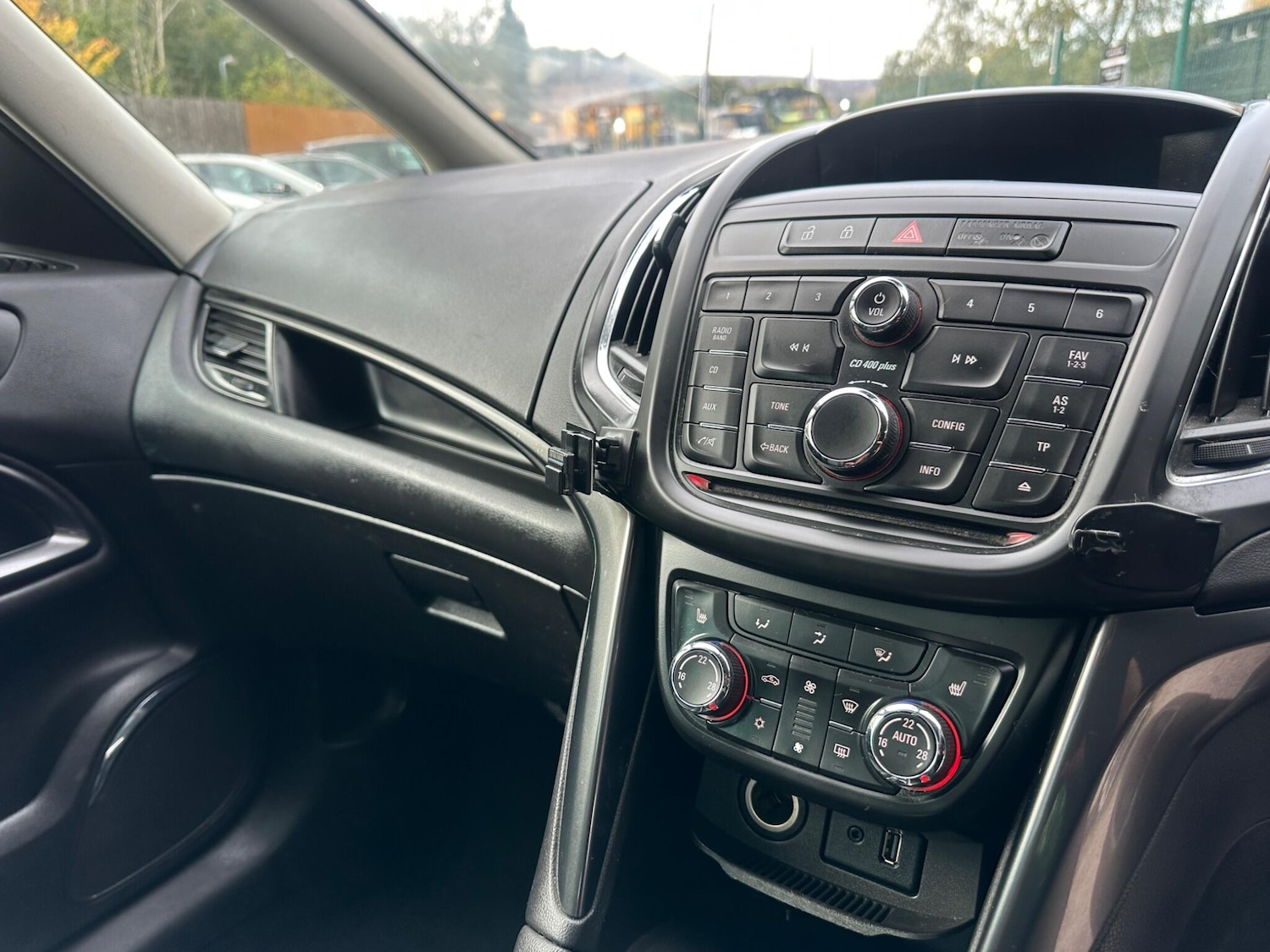 Used Vauxhall Zafira Tourer 2015 for sale - 76349388: Photo 23