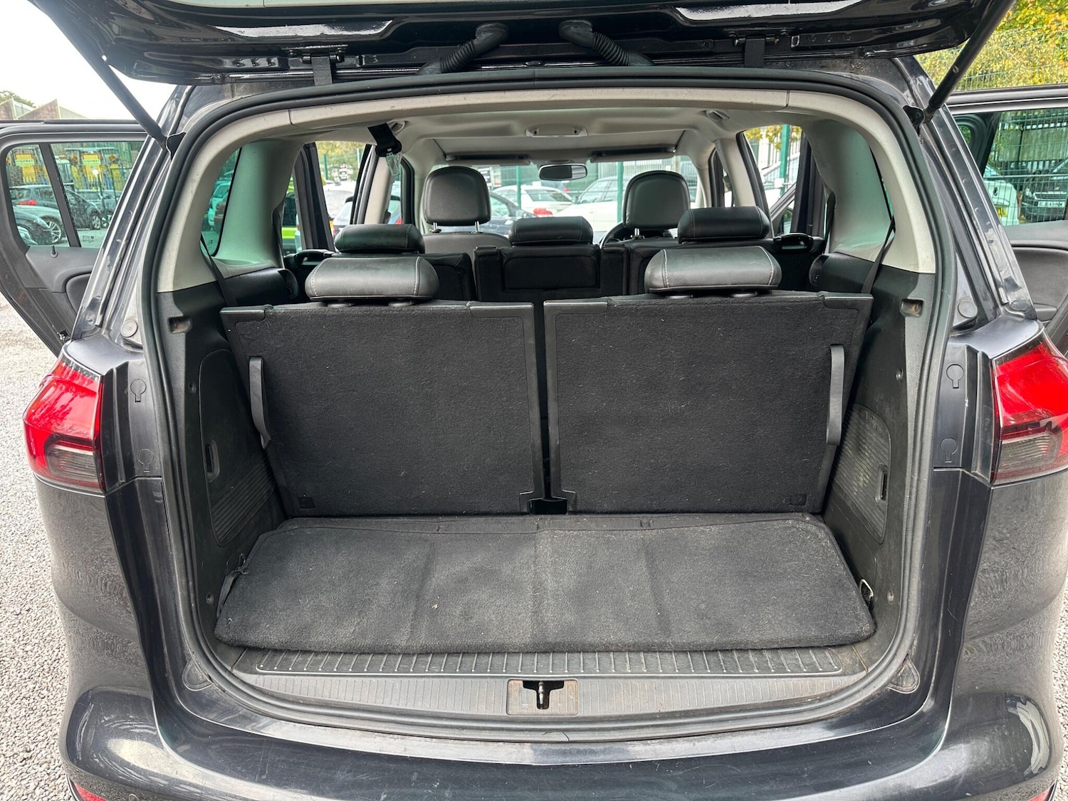 Used Vauxhall Zafira Tourer 2015 for sale - 76349388: Photo 32