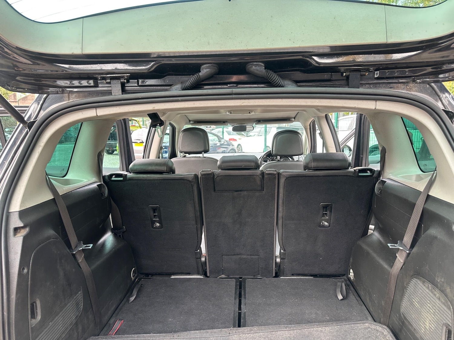 Used Vauxhall Zafira Tourer 2015 for sale - 76349388: Photo 39