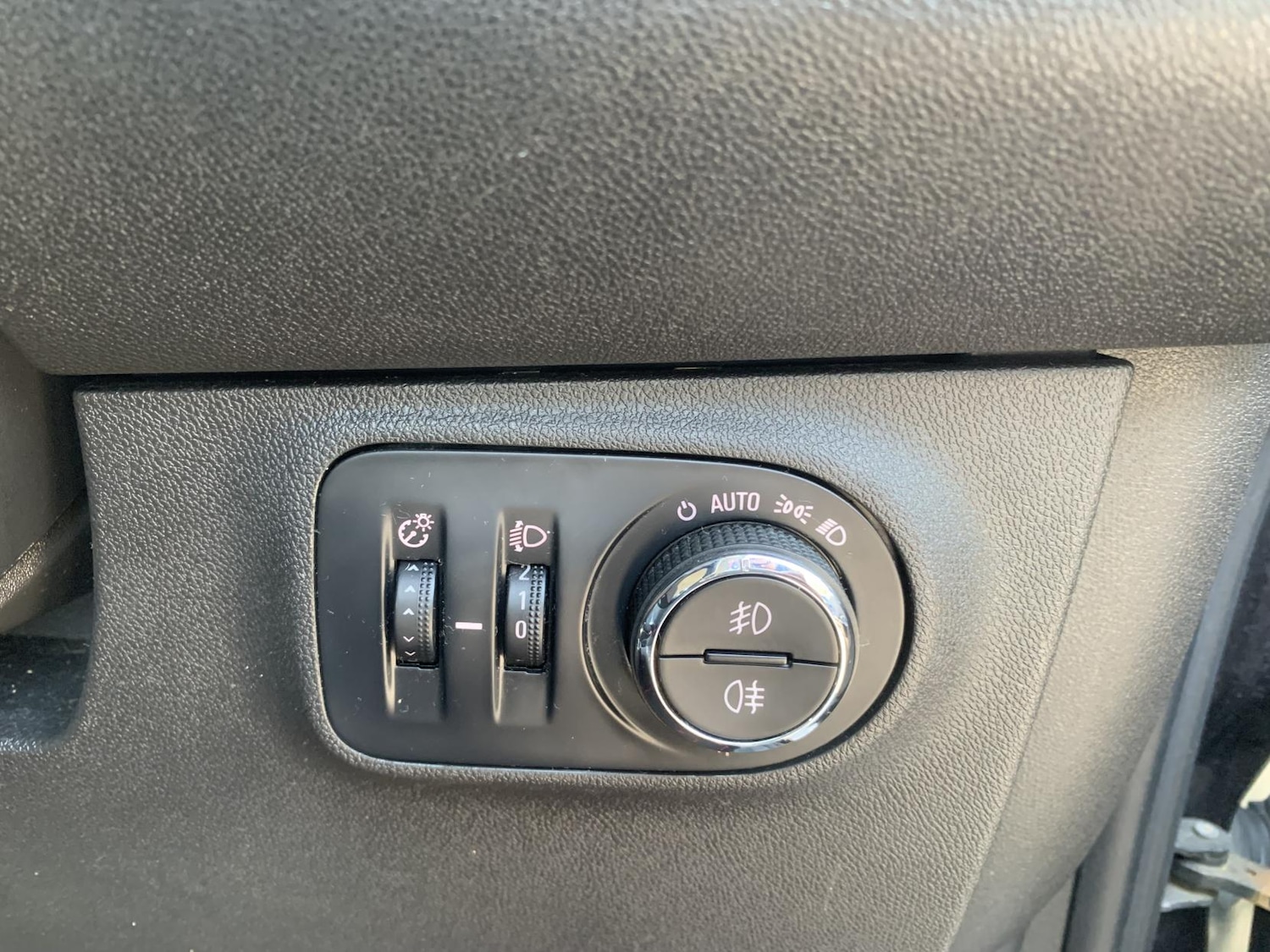 Used Vauxhall Corsa 2015 for sale - 77950899: Photo 18