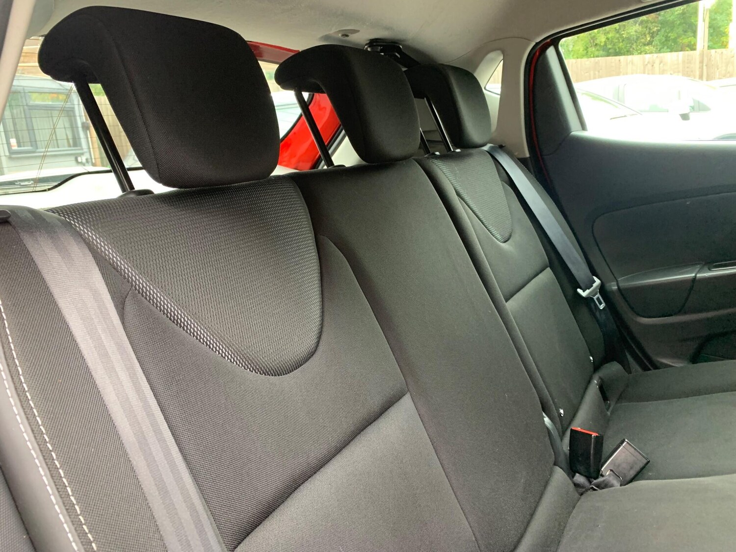 Used Renault Clio 2015 for sale - 76247349: Photo 16