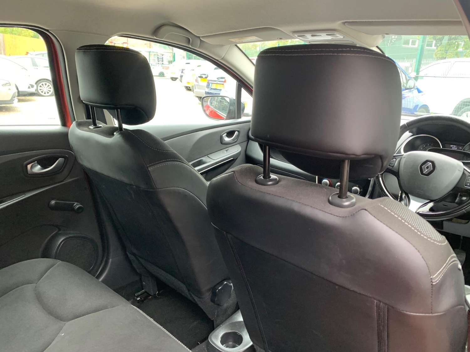 Used Renault Clio 2015 for sale - 76247349: Photo 18