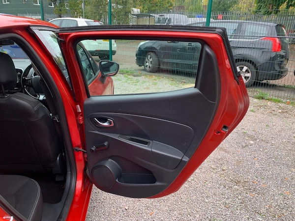 Used Renault Clio 2015 for sale - 76247349: Photo 19