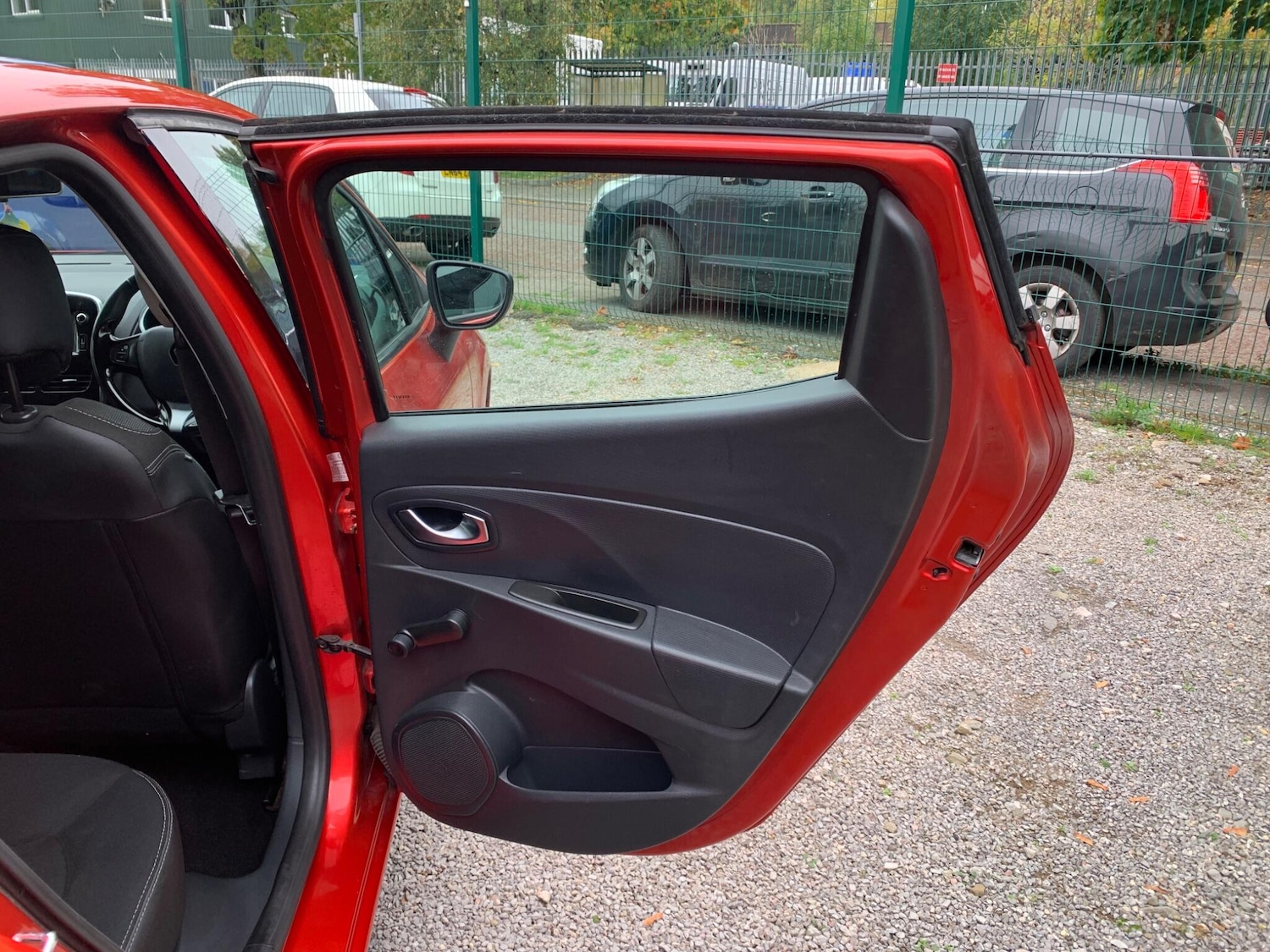 Used Renault Clio 2015 for sale - 76247349: Photo 20