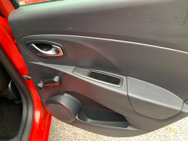 Used Renault Clio 2015 for sale - 76247349: Photo 20