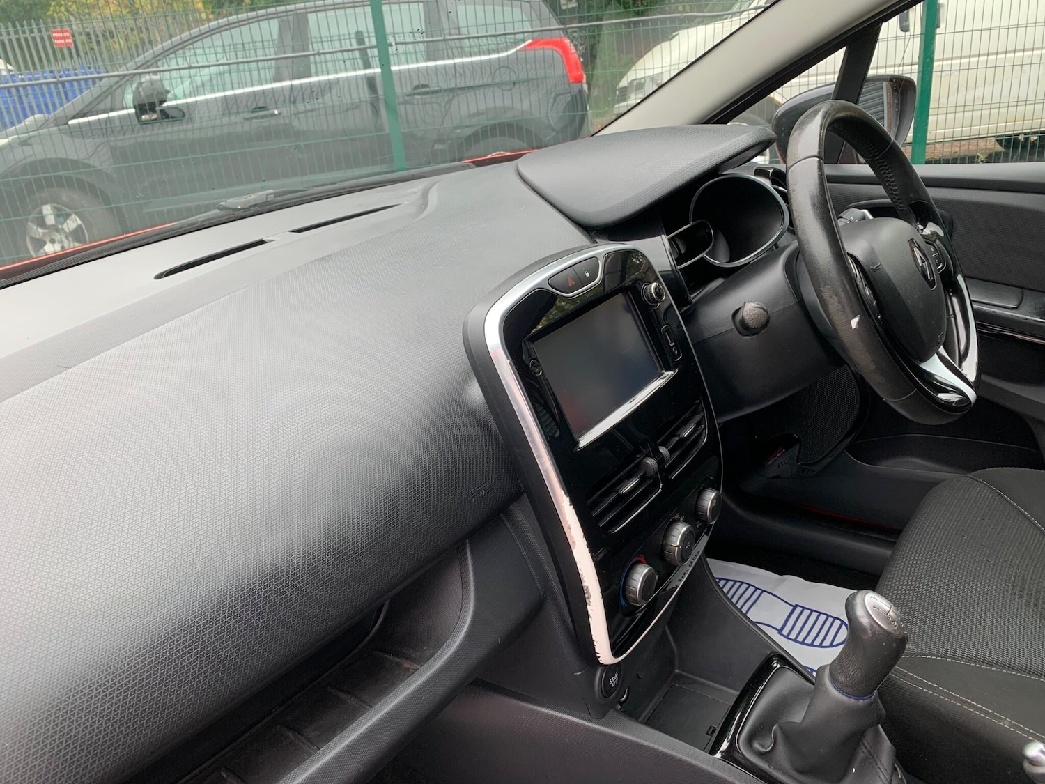 Used Renault Clio 2015 for sale - 76247349: Photo 34