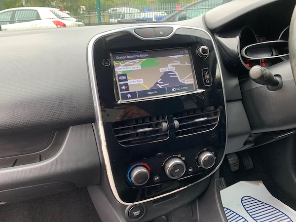 Used Renault Clio 2015 for sale - 76247349: Photo 38