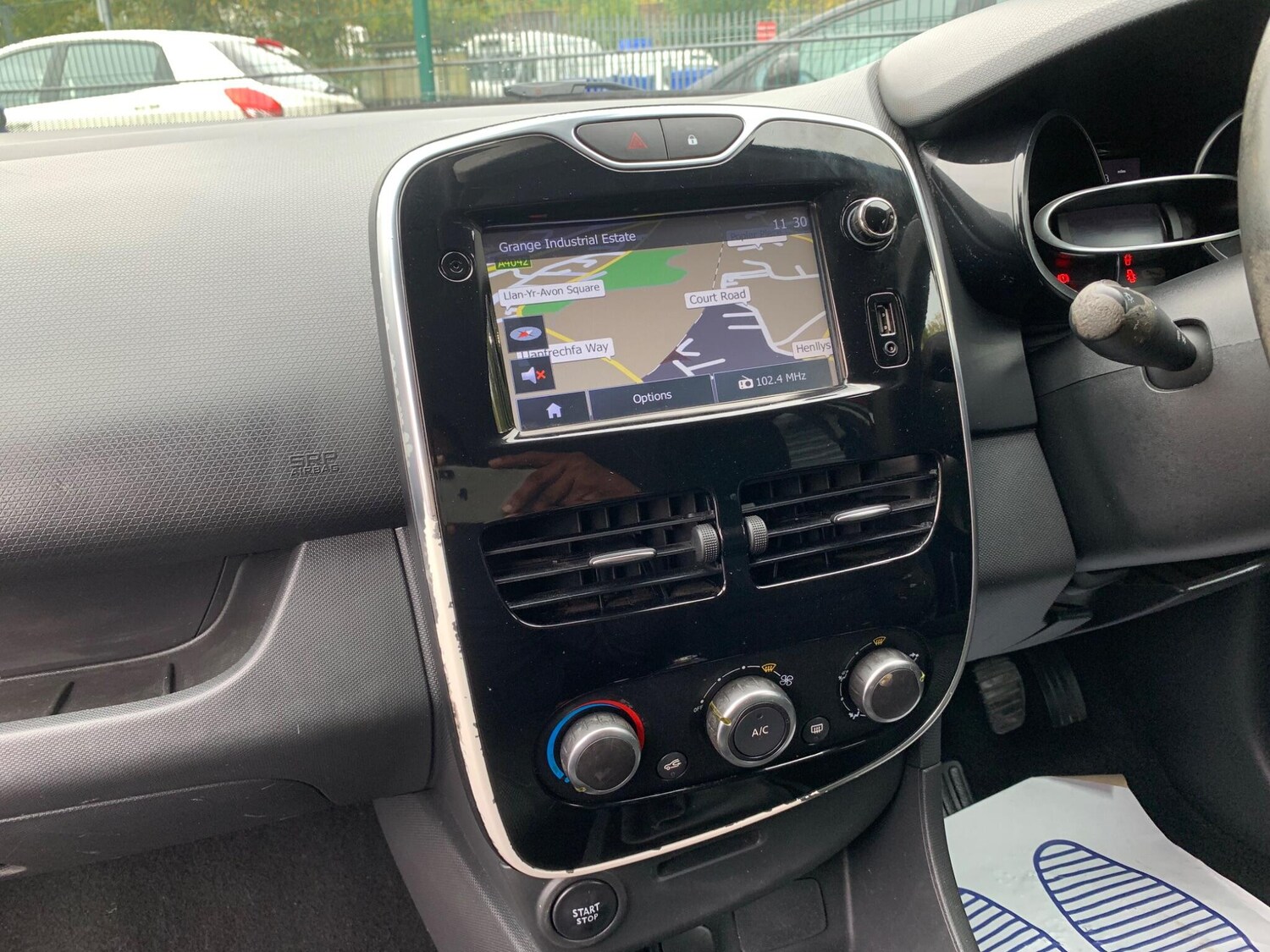 Used Renault Clio 2015 for sale - 76247349: Photo 39